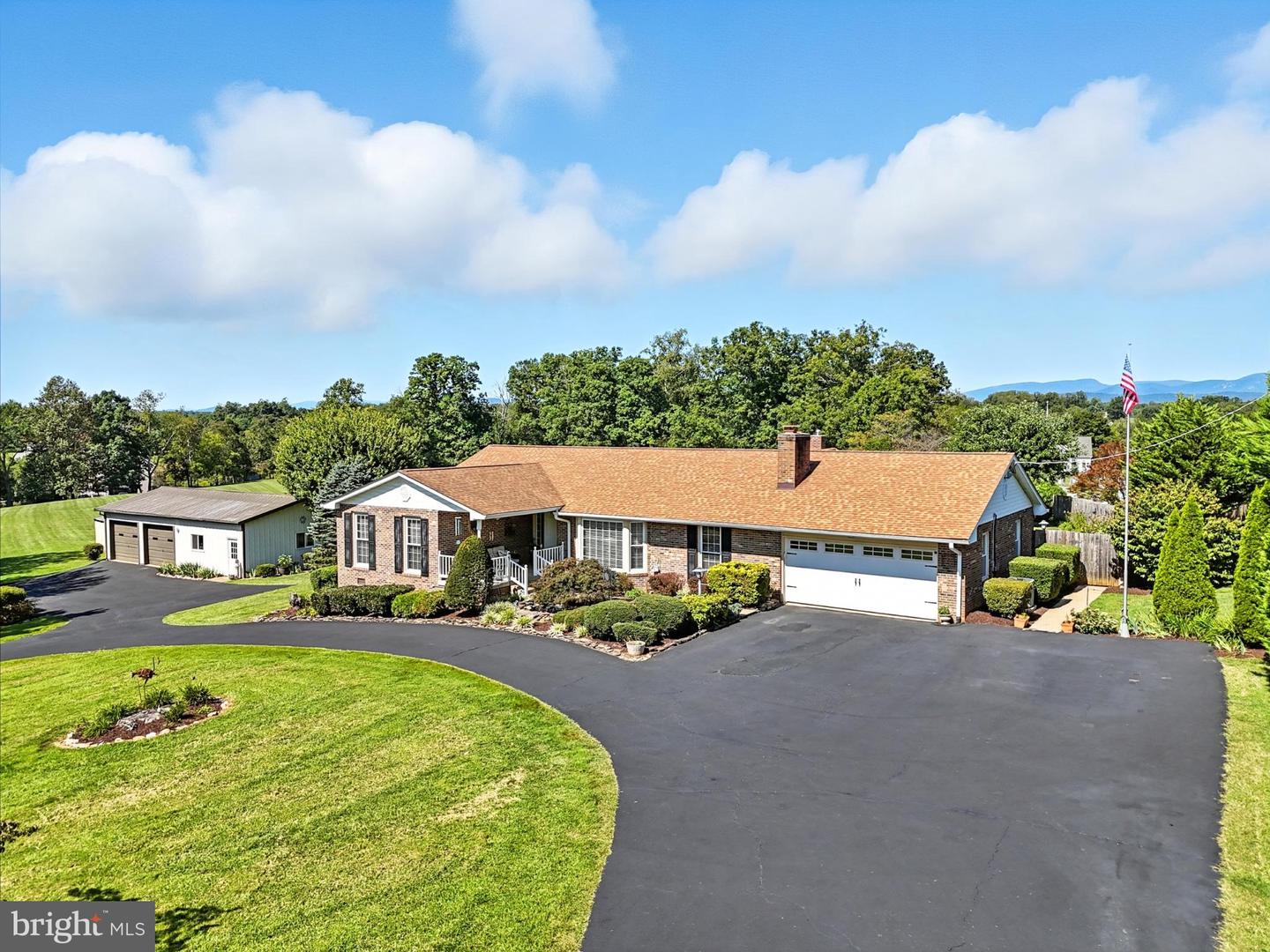 6507 JAMES MONROE HWY, CULPEPER, Virginia 22701, 3 Bedrooms Bedrooms, 10 Rooms Rooms,3 BathroomsBathrooms,Residential,For sale,6507 JAMES MONROE HWY,VACU2011476 MLS # VACU2011476