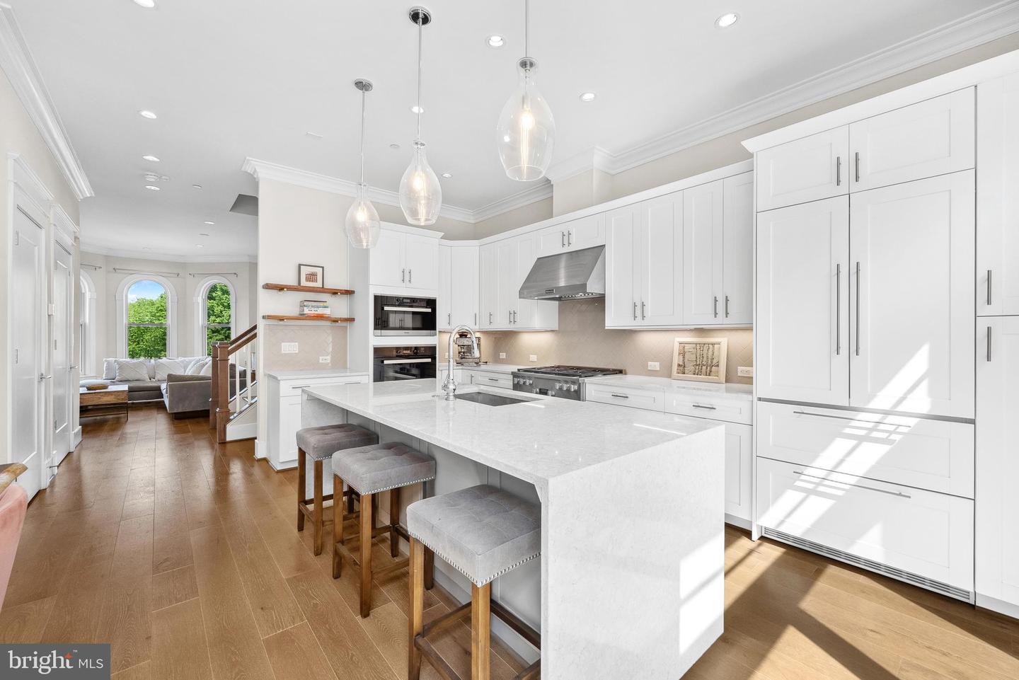 1117 E ABINGDON DR, ALEXANDRIA, Virginia 22314, 3 Bedrooms Bedrooms, ,3 BathroomsBathrooms,Residential,For sale,1117 E ABINGDON DR,VAAX2049284 MLS # VAAX2049284