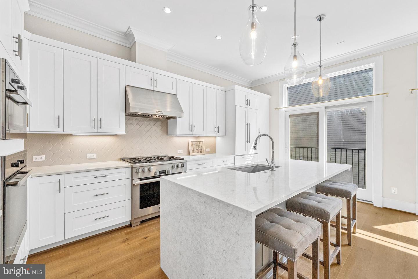 1117 E ABINGDON DR, ALEXANDRIA, Virginia 22314, 3 Bedrooms Bedrooms, ,3 BathroomsBathrooms,Residential,For sale,1117 E ABINGDON DR,VAAX2049284 MLS # VAAX2049284