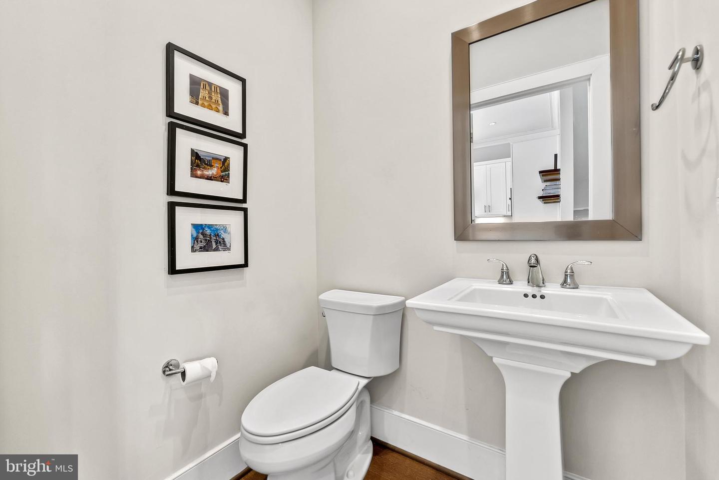1117 E ABINGDON DR, ALEXANDRIA, Virginia 22314, 3 Bedrooms Bedrooms, ,3 BathroomsBathrooms,Residential,For sale,1117 E ABINGDON DR,VAAX2049284 MLS # VAAX2049284