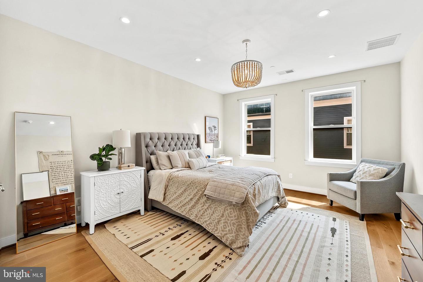 1117 E ABINGDON DR, ALEXANDRIA, Virginia 22314, 3 Bedrooms Bedrooms, ,3 BathroomsBathrooms,Residential,For sale,1117 E ABINGDON DR,VAAX2049284 MLS # VAAX2049284