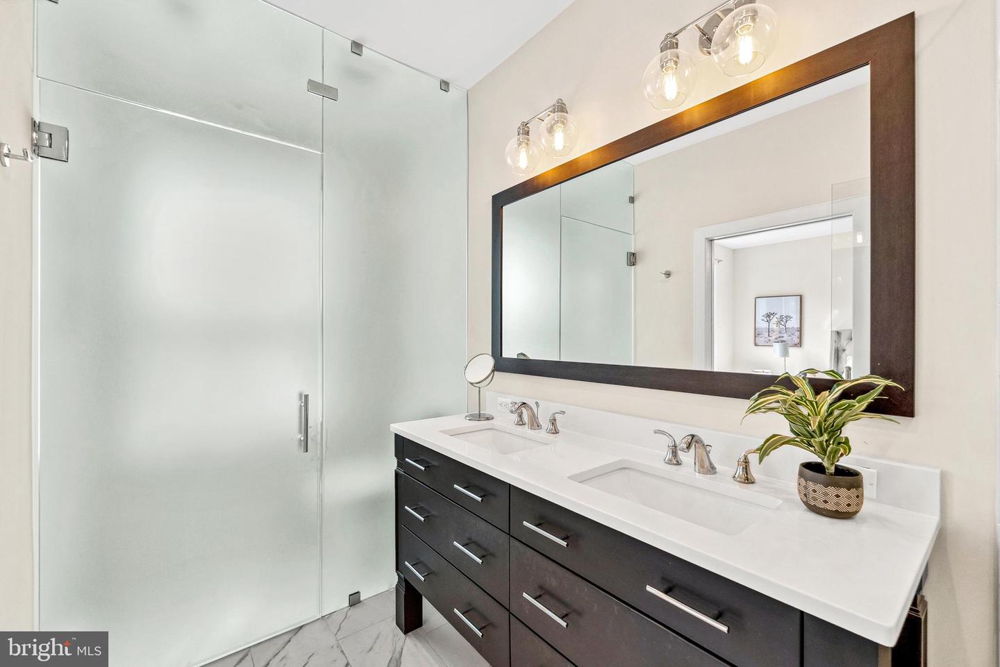 1117 E ABINGDON DR, ALEXANDRIA, Virginia 22314, 3 Bedrooms Bedrooms, ,3 BathroomsBathrooms,Residential,For sale,1117 E ABINGDON DR,VAAX2049284 MLS # VAAX2049284