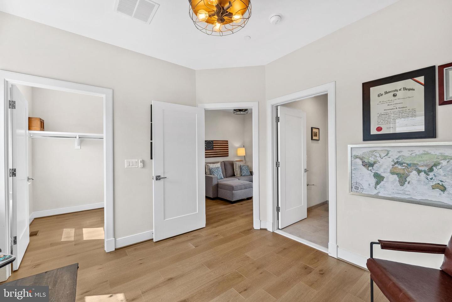 1117 E ABINGDON DR, ALEXANDRIA, Virginia 22314, 3 Bedrooms Bedrooms, ,3 BathroomsBathrooms,Residential,For sale,1117 E ABINGDON DR,VAAX2049284 MLS # VAAX2049284