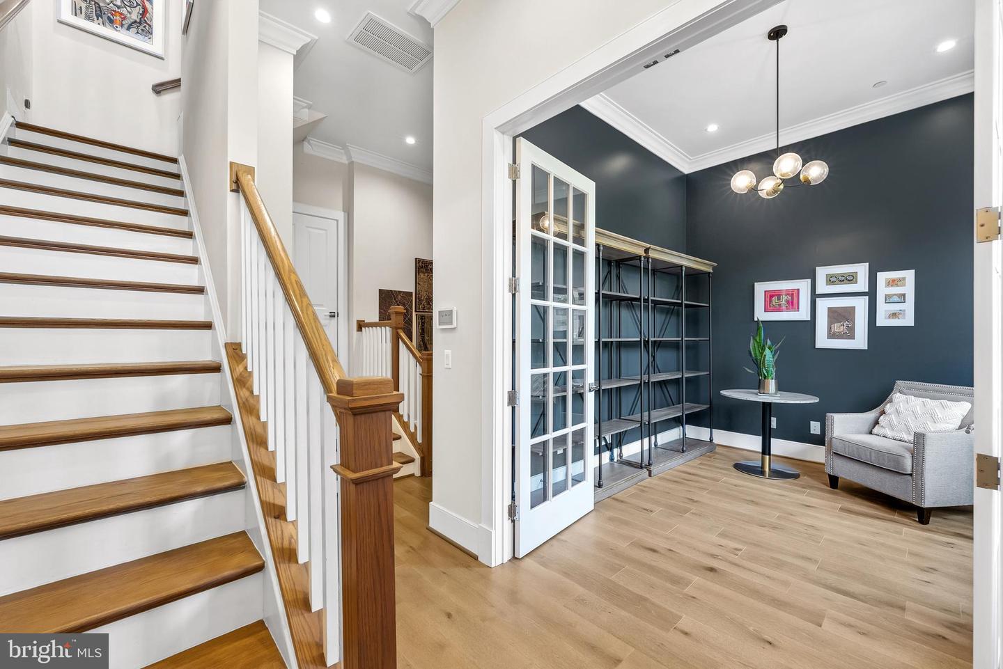 1117 E ABINGDON DR, ALEXANDRIA, Virginia 22314, 3 Bedrooms Bedrooms, ,3 BathroomsBathrooms,Residential,For sale,1117 E ABINGDON DR,VAAX2049284 MLS # VAAX2049284