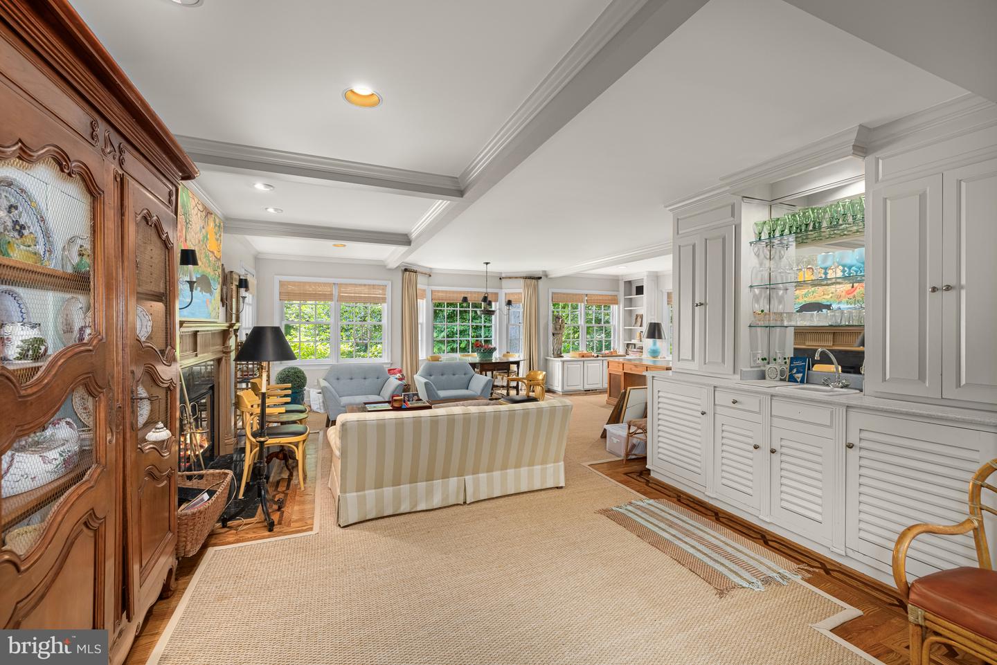 5060 OVERLOOK RD NW, WASHINGTON, District Of Columbia 20016, 6 Bedrooms Bedrooms, 6 Rooms Rooms,6 BathroomsBathrooms,Residential,For sale,5060 OVERLOOK RD NW,DCDC2197820 MLS # DCDC2197820