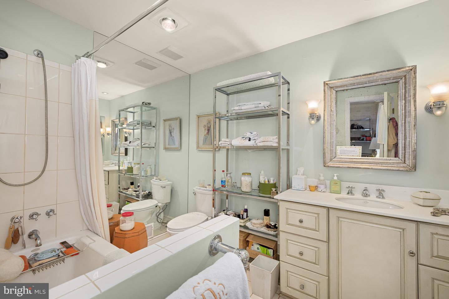 5060 OVERLOOK RD NW, WASHINGTON, District Of Columbia 20016, 6 Bedrooms Bedrooms, 6 Rooms Rooms,6 BathroomsBathrooms,Residential,For sale,5060 OVERLOOK RD NW,DCDC2197820 MLS # DCDC2197820