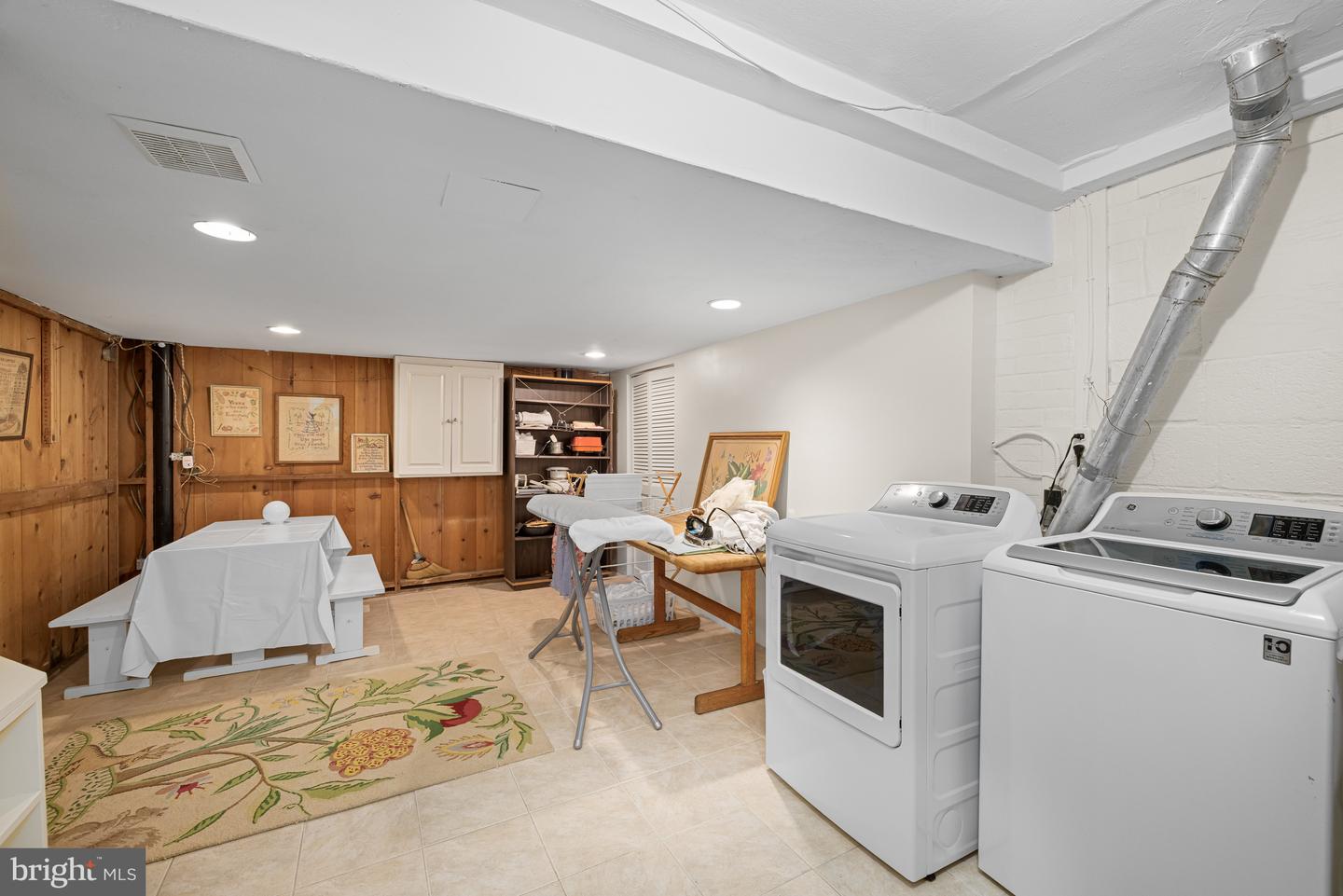 5060 OVERLOOK RD NW, WASHINGTON, District Of Columbia 20016, 6 Bedrooms Bedrooms, 6 Rooms Rooms,6 BathroomsBathrooms,Residential,For sale,5060 OVERLOOK RD NW,DCDC2197820 MLS # DCDC2197820