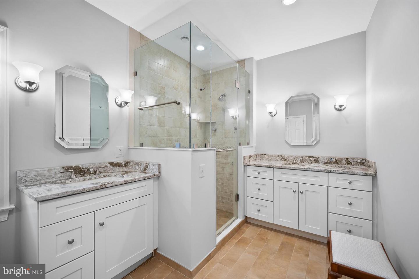 7707 CROSSOVER DR, MCLEAN, Virginia 22102, 5 Bedrooms Bedrooms, ,3 BathroomsBathrooms,Residential,For sale,7707 CROSSOVER DR,VAFX2237870 MLS # VAFX2237870