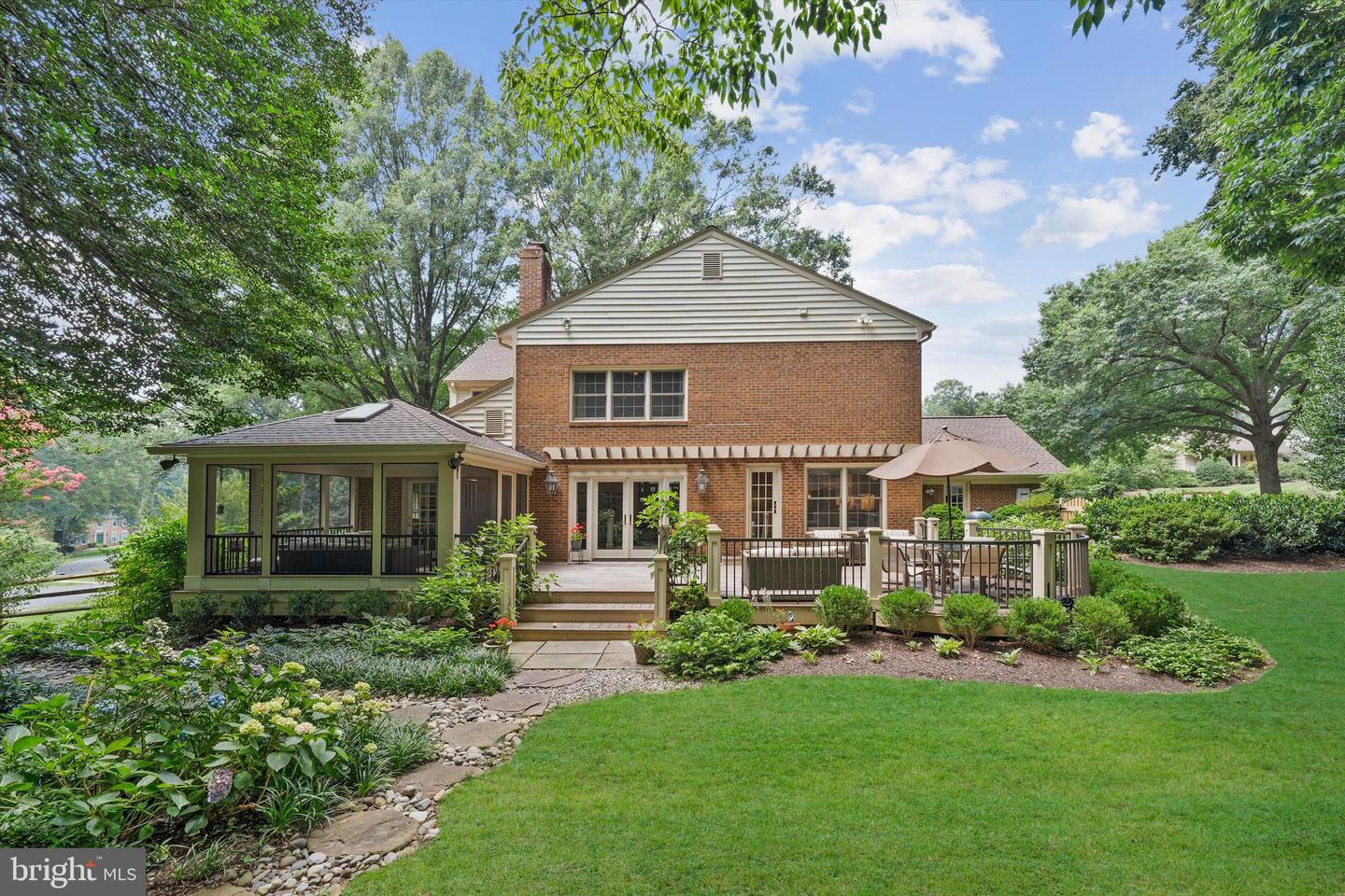 7707 CROSSOVER DR, MCLEAN, Virginia 22102, 5 Bedrooms Bedrooms, ,3 BathroomsBathrooms,Residential,For sale,7707 CROSSOVER DR,VAFX2237870 MLS # VAFX2237870