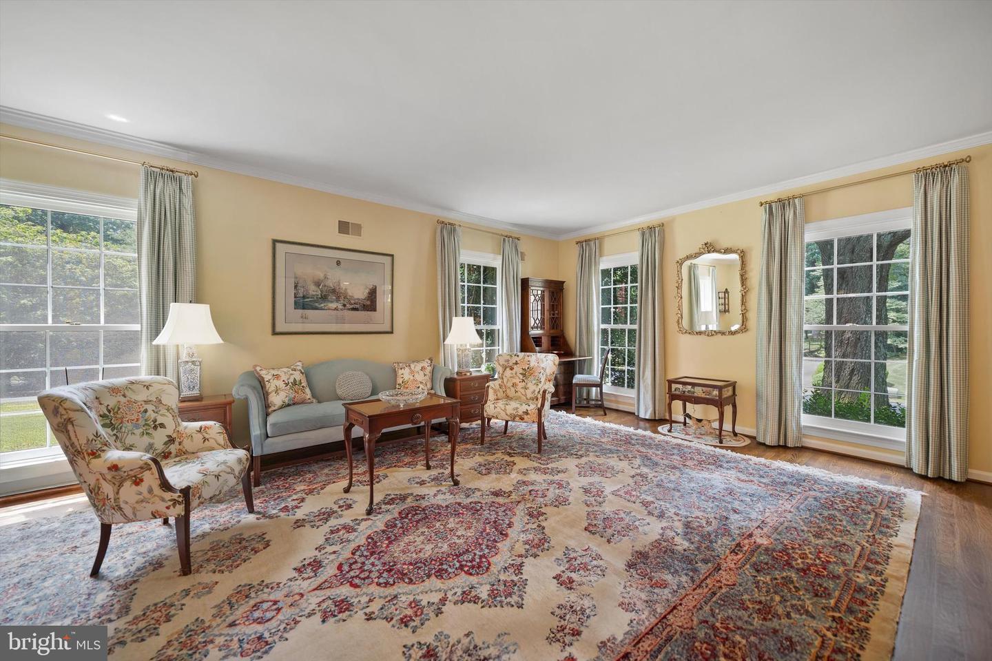 7707 CROSSOVER DR, MCLEAN, Virginia 22102, 5 Bedrooms Bedrooms, ,3 BathroomsBathrooms,Residential,For sale,7707 CROSSOVER DR,VAFX2237870 MLS # VAFX2237870