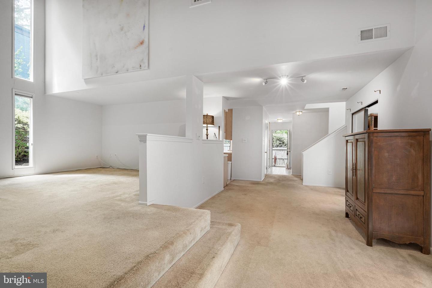 2347 GLADE BANK WAY, RESTON, Virginia 20191, 4 Bedrooms Bedrooms, ,3 BathroomsBathrooms,Residential,For sale,2347 GLADE BANK WAY,VAFX2245658 MLS # VAFX2245658
