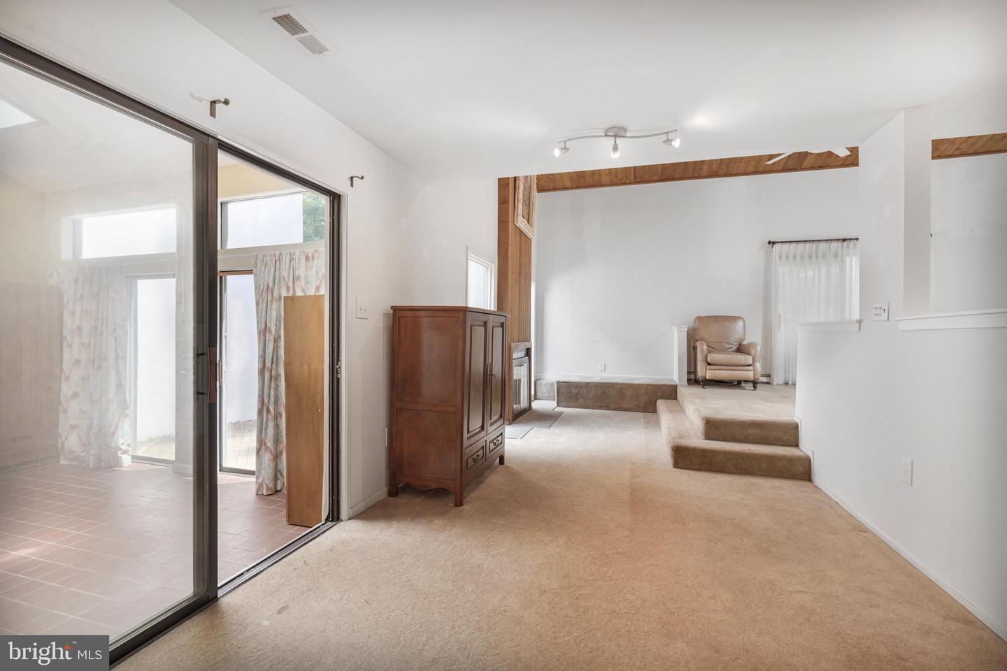 2347 GLADE BANK WAY, RESTON, Virginia 20191, 4 Bedrooms Bedrooms, ,3 BathroomsBathrooms,Residential,For sale,2347 GLADE BANK WAY,VAFX2245658 MLS # VAFX2245658