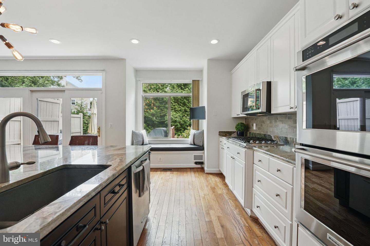 2119 21ST RD N, ARLINGTON, Virginia 22201, 4 Bedrooms Bedrooms, 9 Rooms Rooms,3 BathroomsBathrooms,Residential,For sale,2119 21ST RD N,VAAR2059938 MLS # VAAR2059938