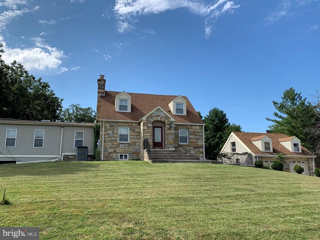 3424 JERMANTOWN RD, FAIRFAX, Virginia 22030, 4 Bedrooms Bedrooms, ,4 BathroomsBathrooms,Residential,For sale,3424 JERMANTOWN RD,VAFX2252760 MLS # VAFX2252760