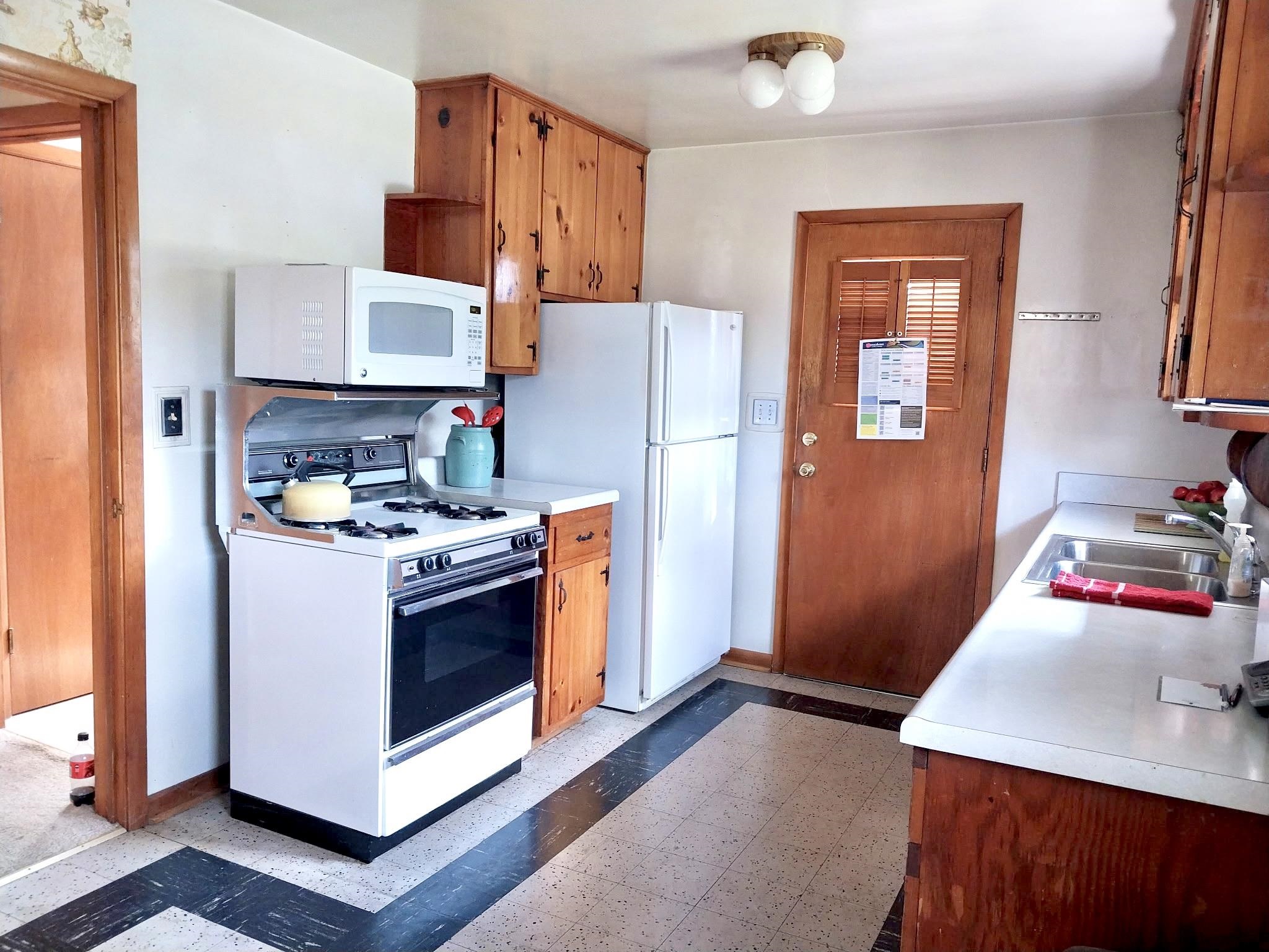 624 S MAGNOLIA DR, WAYNESBORO, Virginia 22980, 3 Bedrooms Bedrooms, ,1 BathroomBathrooms,Residential,624 S MAGNOLIA DR,668557 MLS # 668557