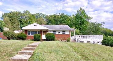 624 S MAGNOLIA DR, WAYNESBORO, Virginia 22980, 3 Bedrooms Bedrooms, ,1 BathroomBathrooms,Residential,624 S MAGNOLIA DR,668557 MLS # 668557