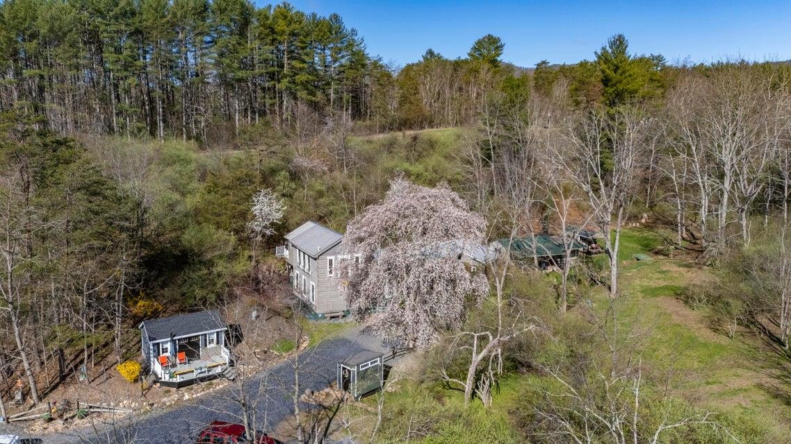 2665 DEERFIELD VALLEY RD, DEERFIELD, Virginia 24432, 2 Bedrooms Bedrooms, ,2 BathroomsBathrooms,Residential,2665 DEERFIELD VALLEY RD,668562 MLS # 668562
