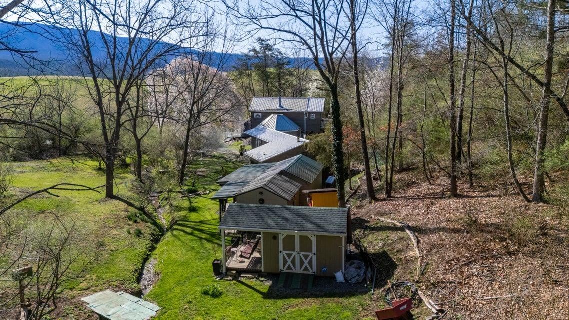 2665 DEERFIELD VALLEY RD, DEERFIELD, Virginia 24432, 2 Bedrooms Bedrooms, ,2 BathroomsBathrooms,Residential,2665 DEERFIELD VALLEY RD,668562 MLS # 668562