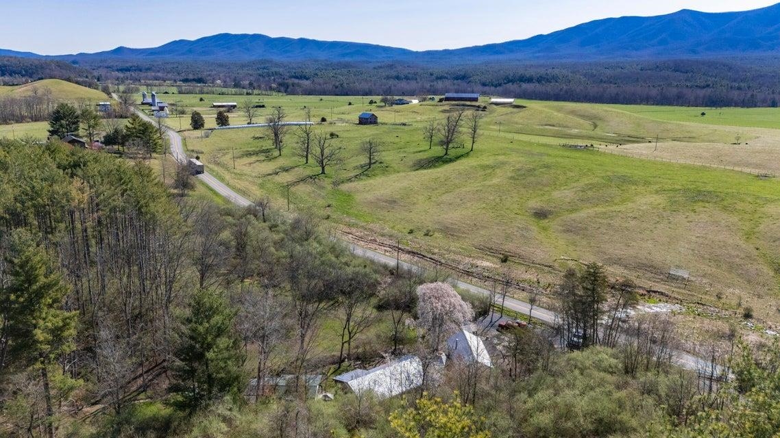 2665 DEERFIELD VALLEY RD, DEERFIELD, Virginia 24432, 2 Bedrooms Bedrooms, ,2 BathroomsBathrooms,Residential,2665 DEERFIELD VALLEY RD,668562 MLS # 668562