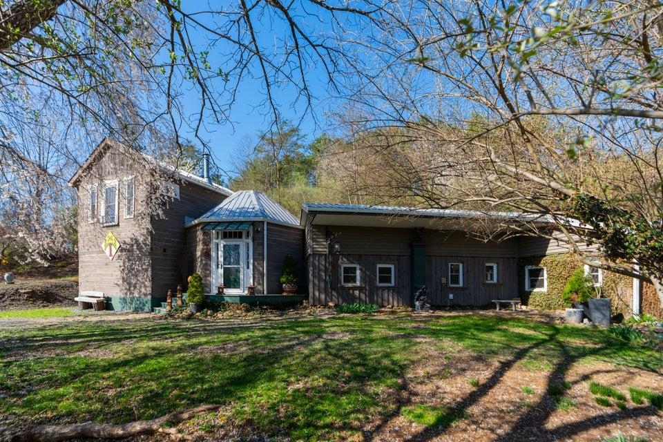 2665 DEERFIELD VALLEY RD, DEERFIELD, Virginia 24432, 2 Bedrooms Bedrooms, ,2 BathroomsBathrooms,Residential,2665 DEERFIELD VALLEY RD,668562 MLS # 668562