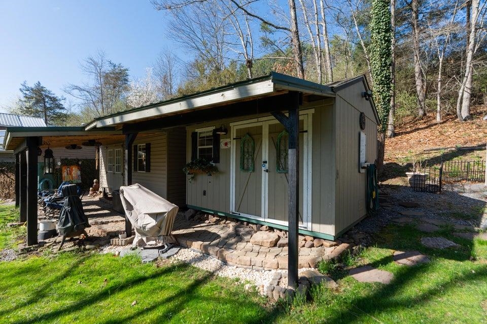 2665 DEERFIELD VALLEY RD, DEERFIELD, Virginia 24432, 2 Bedrooms Bedrooms, ,2 BathroomsBathrooms,Residential,2665 DEERFIELD VALLEY RD,668562 MLS # 668562