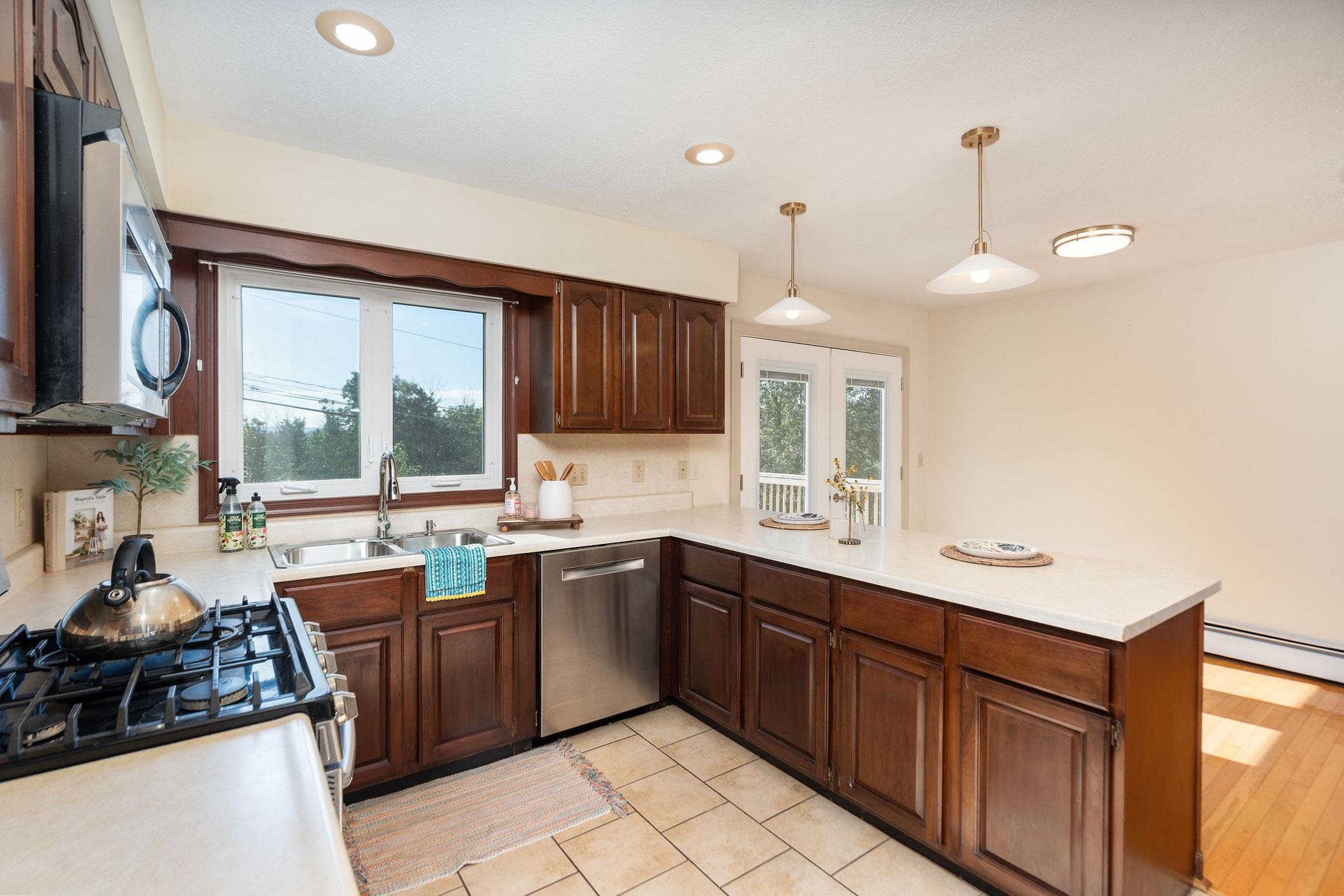814 LAMMERMOOR DR, STAUNTON, Virginia 24401, 5 Bedrooms Bedrooms, ,3 BathroomsBathrooms,Residential,814 LAMMERMOOR DR,668566 MLS # 668566