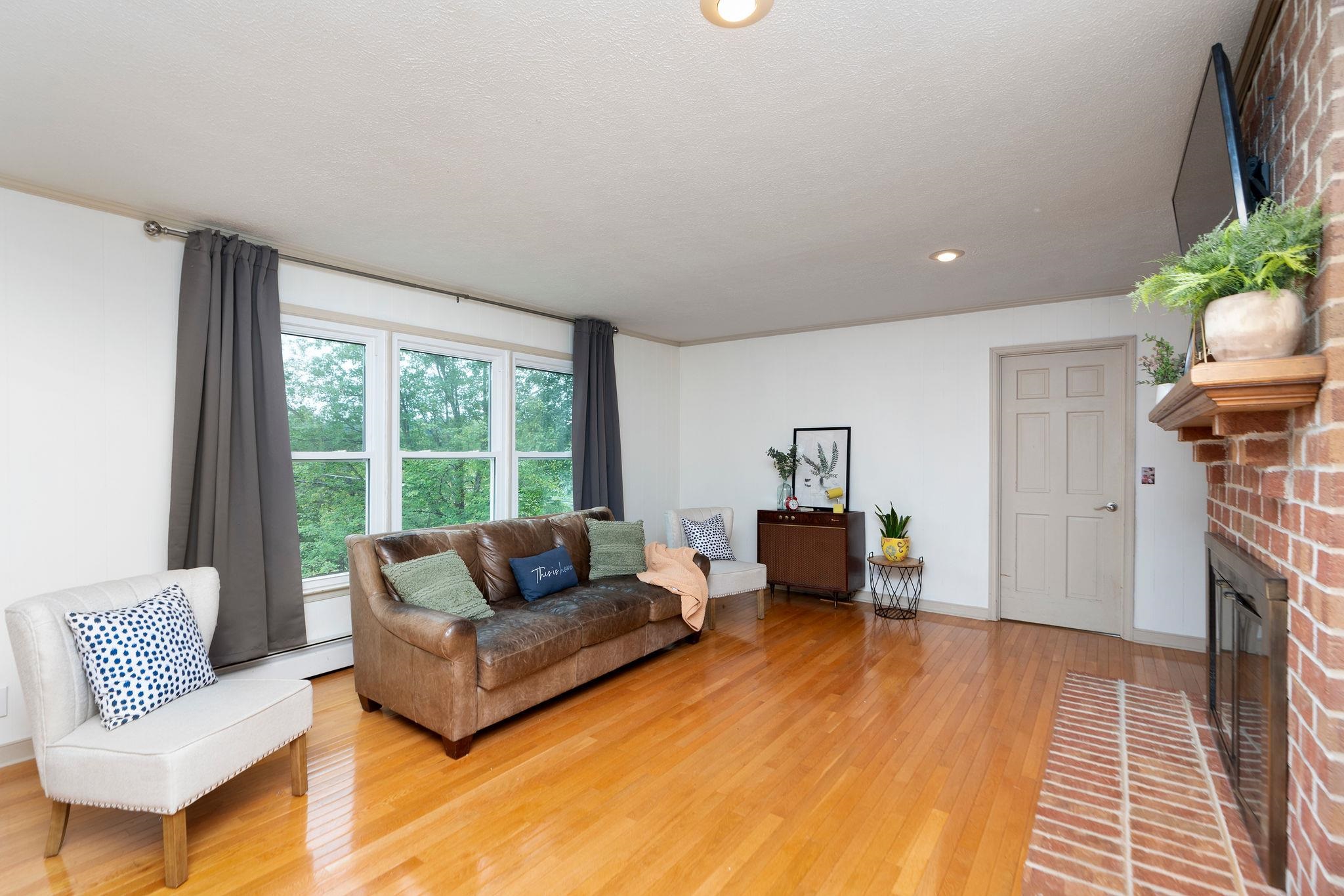 814 LAMMERMOOR DR, STAUNTON, Virginia 24401, 5 Bedrooms Bedrooms, ,3 BathroomsBathrooms,Residential,814 LAMMERMOOR DR,668566 MLS # 668566