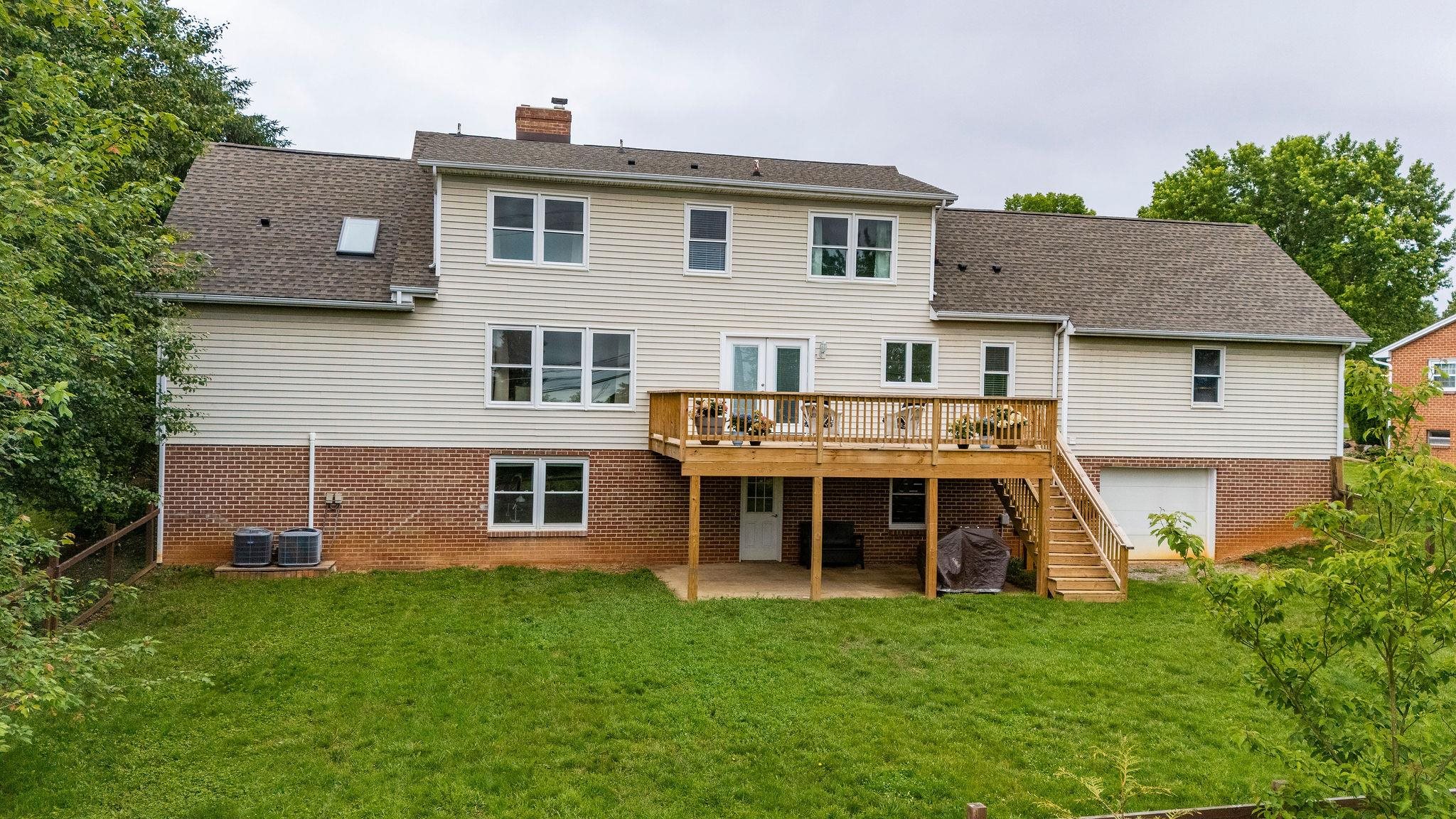 814 LAMMERMOOR DR, STAUNTON, Virginia 24401, 5 Bedrooms Bedrooms, ,3 BathroomsBathrooms,Residential,814 LAMMERMOOR DR,668566 MLS # 668566