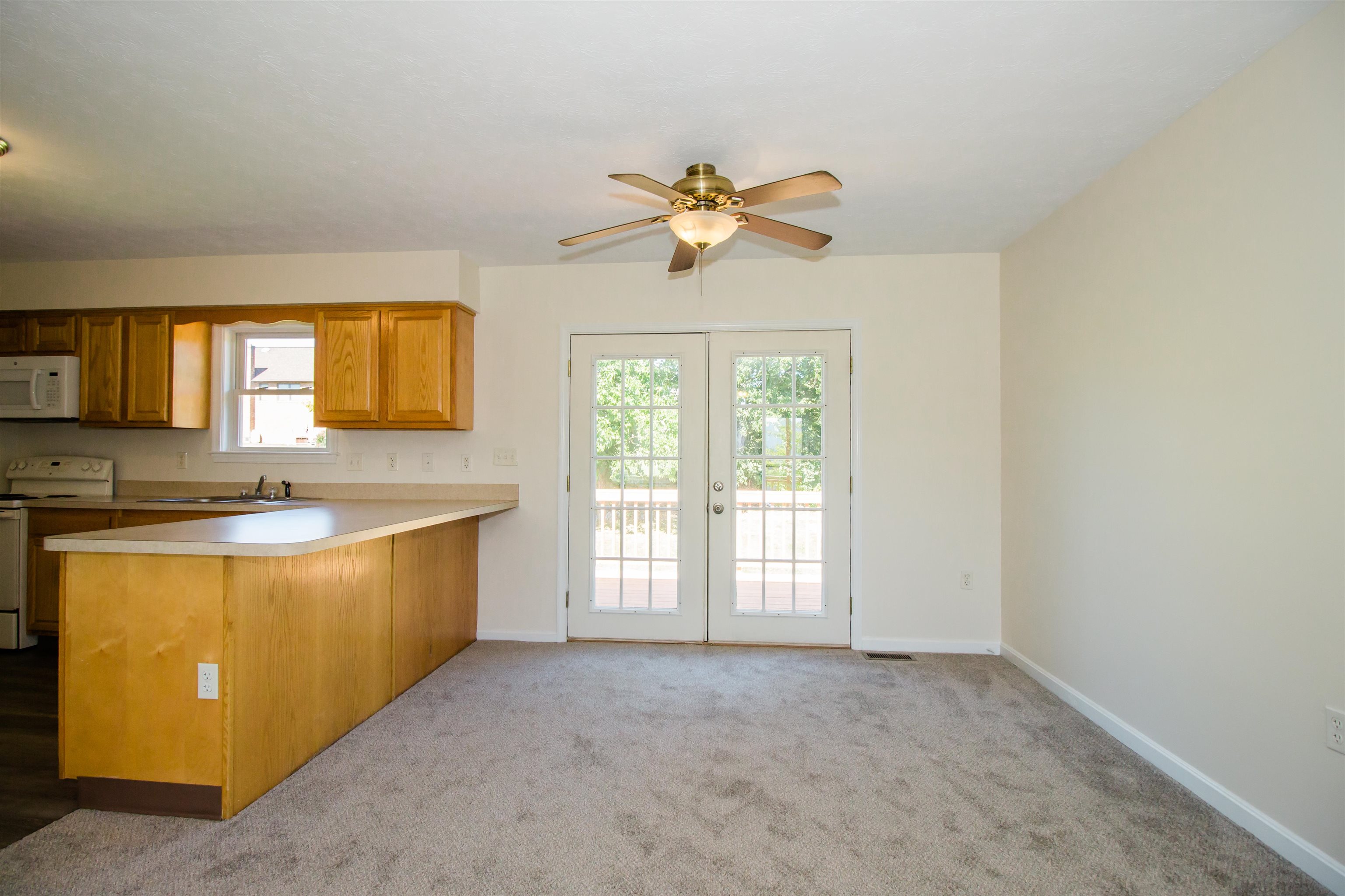 439 N SUMMIT AVE, WOODSTOCK, Virginia 22664, 3 Bedrooms Bedrooms, ,2 BathroomsBathrooms,Residential,439 N SUMMIT AVE,668579 MLS # 668579