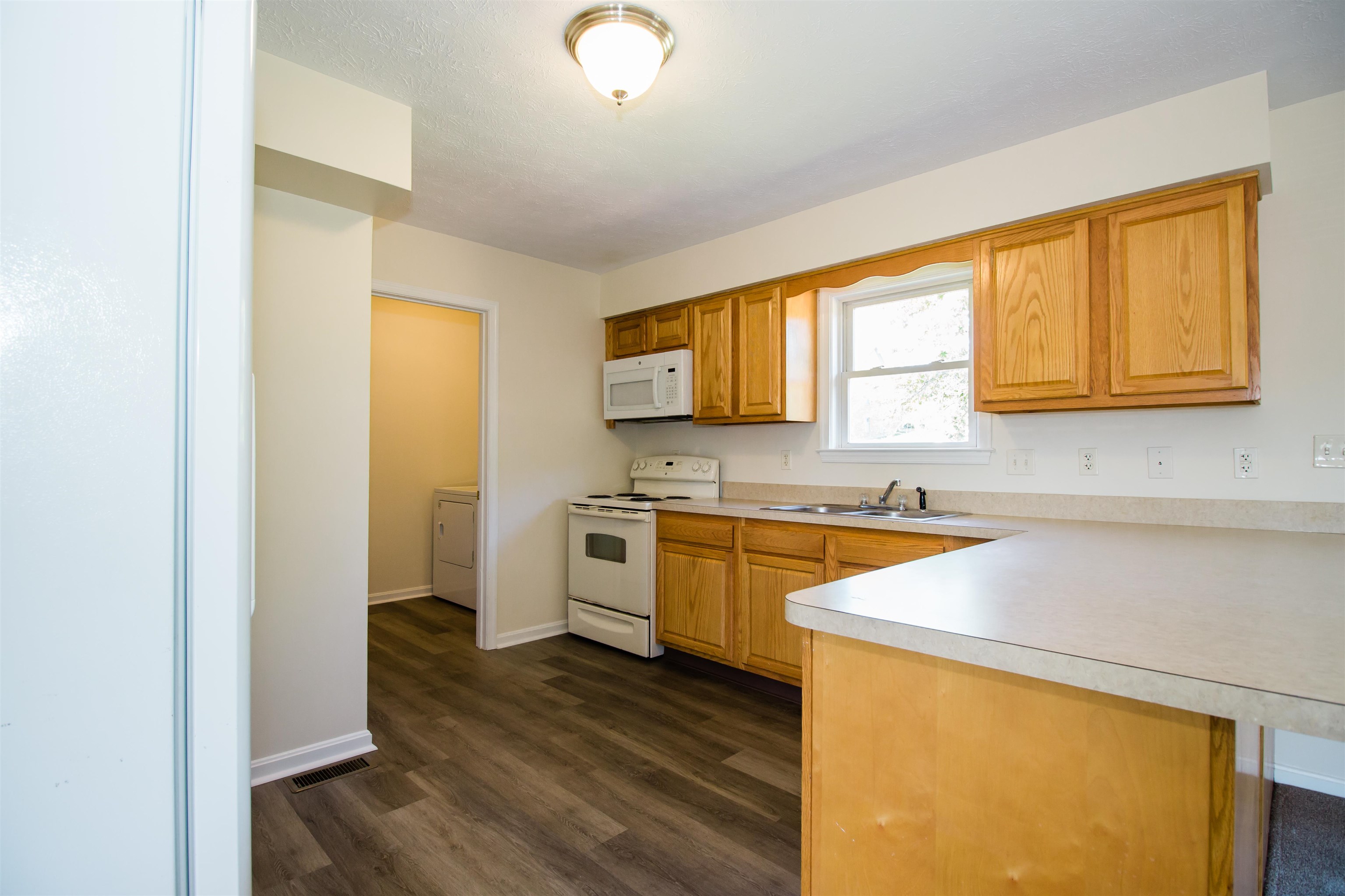 439 N SUMMIT AVE, WOODSTOCK, Virginia 22664, 3 Bedrooms Bedrooms, ,2 BathroomsBathrooms,Residential,439 N SUMMIT AVE,668579 MLS # 668579