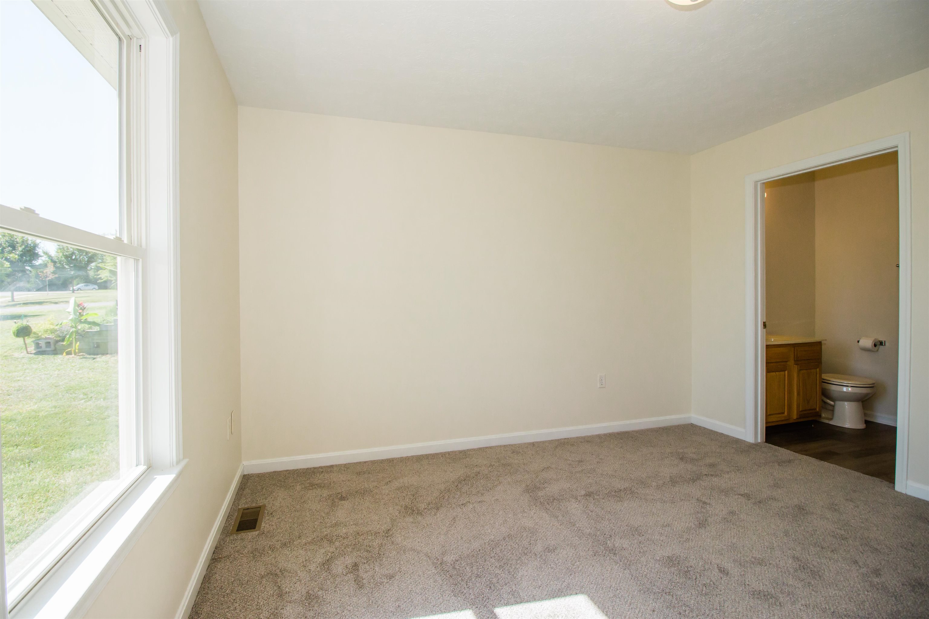 439 N SUMMIT AVE, WOODSTOCK, Virginia 22664, 3 Bedrooms Bedrooms, ,2 BathroomsBathrooms,Residential,439 N SUMMIT AVE,668579 MLS # 668579