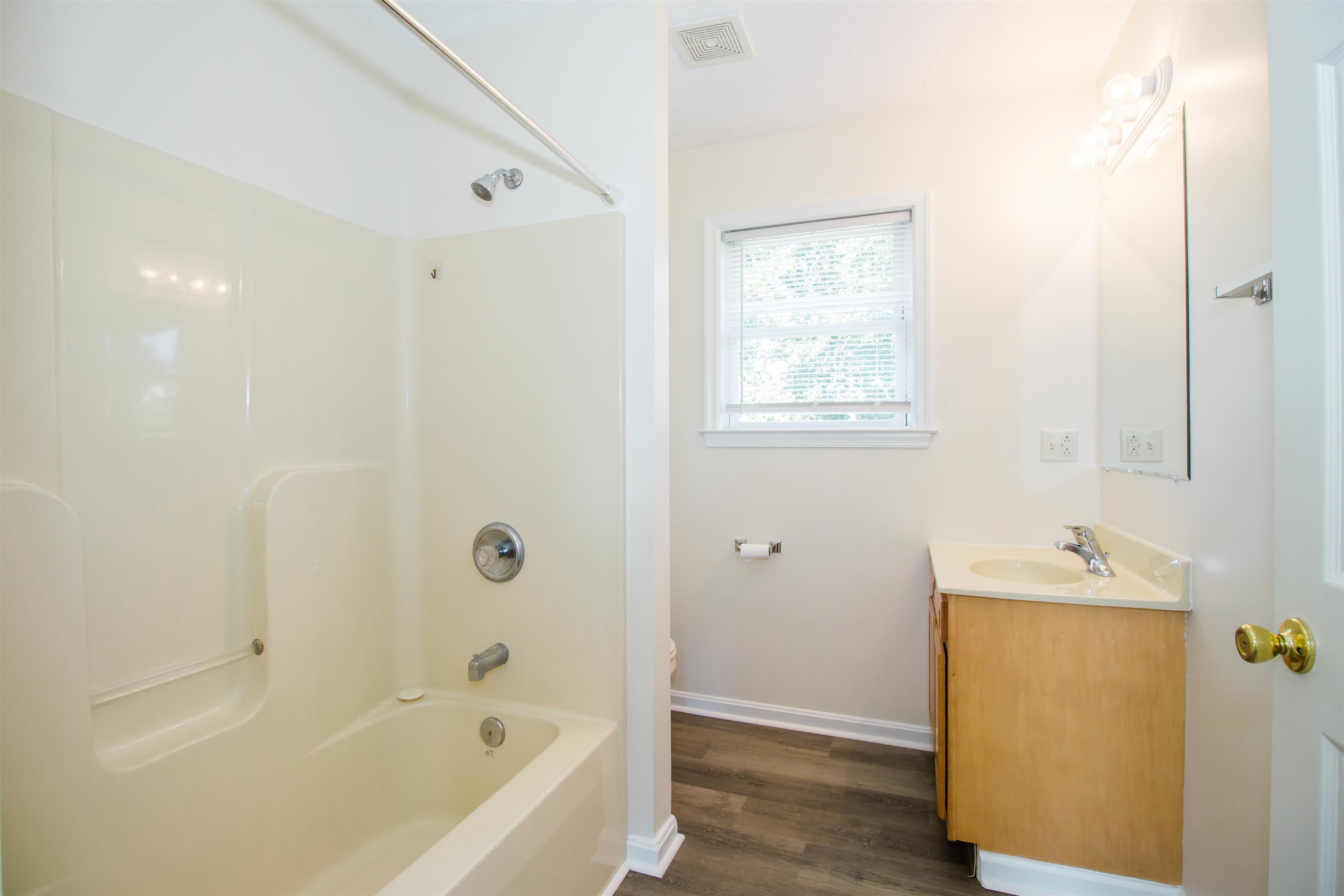 439 N SUMMIT AVE, WOODSTOCK, Virginia 22664, 3 Bedrooms Bedrooms, ,2 BathroomsBathrooms,Residential,439 N SUMMIT AVE,668579 MLS # 668579