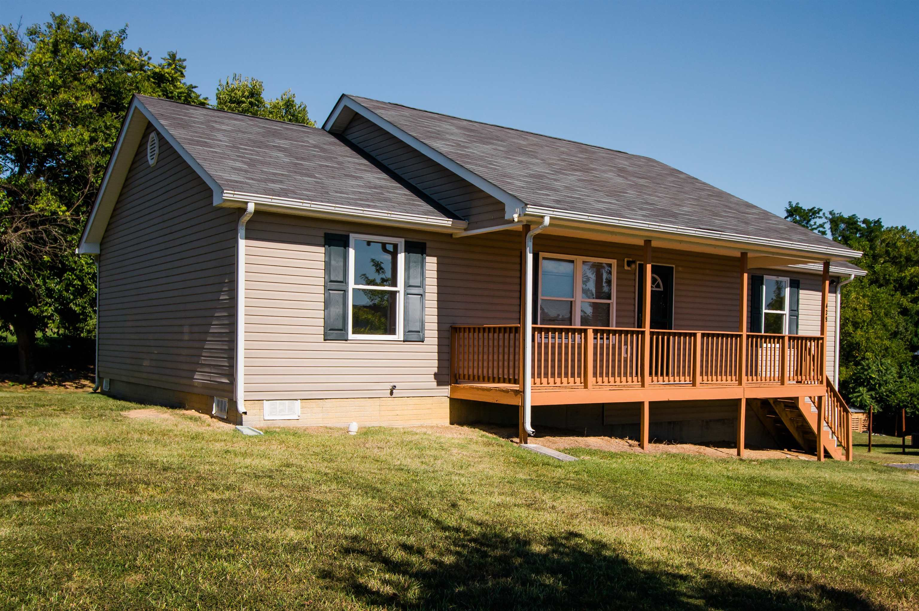 439 N SUMMIT AVE, WOODSTOCK, Virginia 22664, 3 Bedrooms Bedrooms, ,2 BathroomsBathrooms,Residential,439 N SUMMIT AVE,668579 MLS # 668579