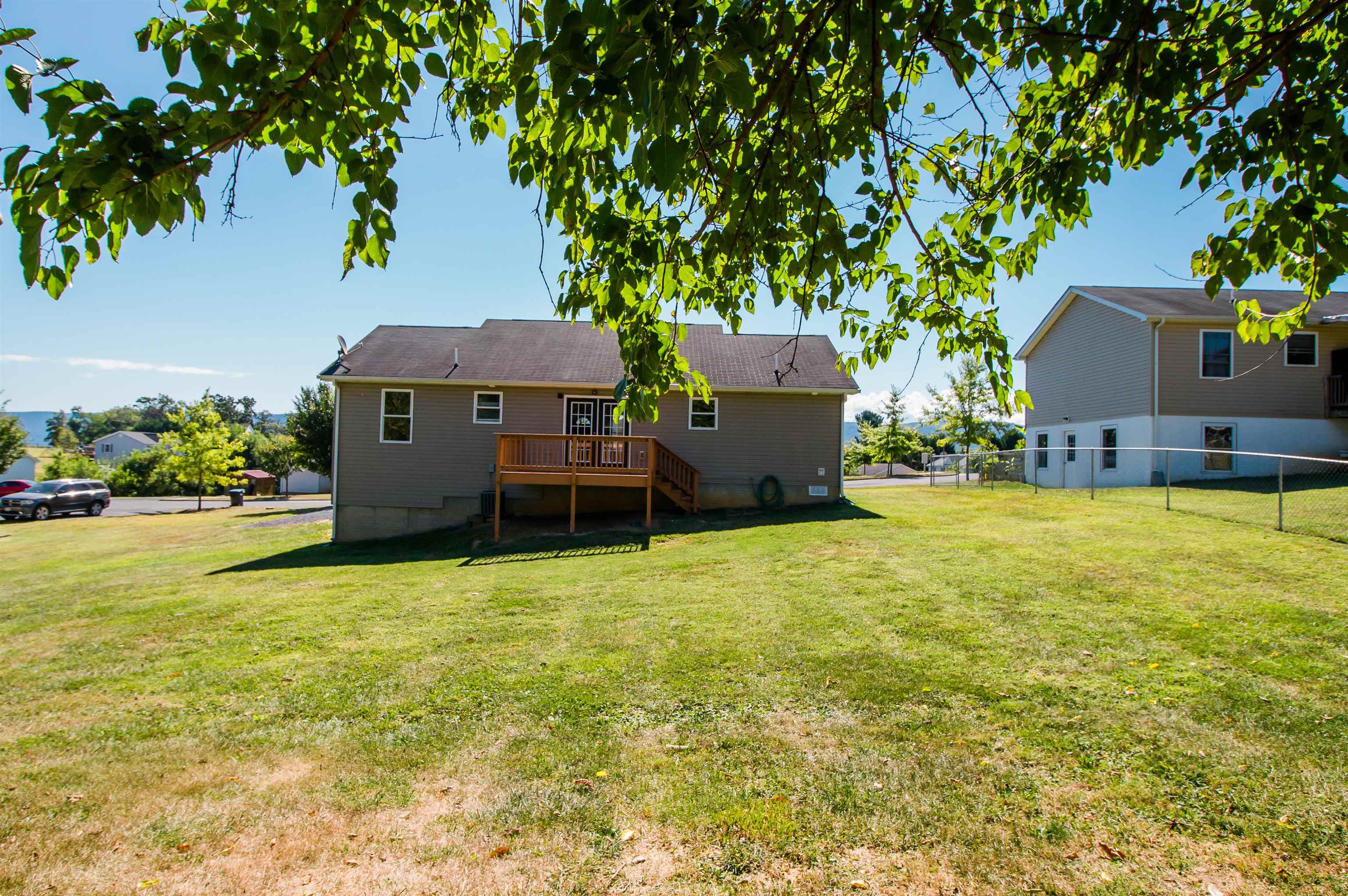 439 N SUMMIT AVE, WOODSTOCK, Virginia 22664, 3 Bedrooms Bedrooms, ,2 BathroomsBathrooms,Residential,439 N SUMMIT AVE,668579 MLS # 668579
