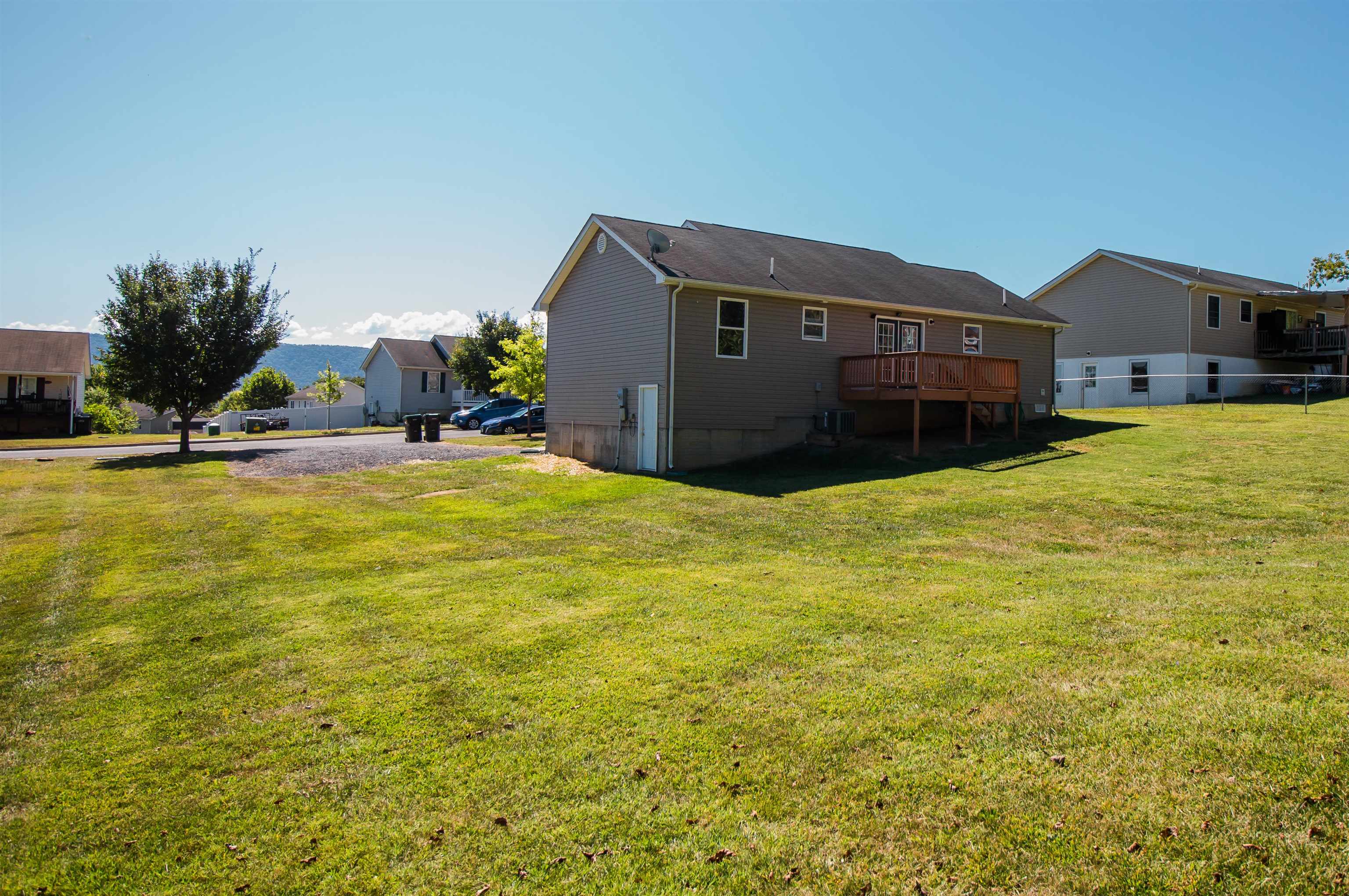 439 N SUMMIT AVE, WOODSTOCK, Virginia 22664, 3 Bedrooms Bedrooms, ,2 BathroomsBathrooms,Residential,439 N SUMMIT AVE,668579 MLS # 668579
