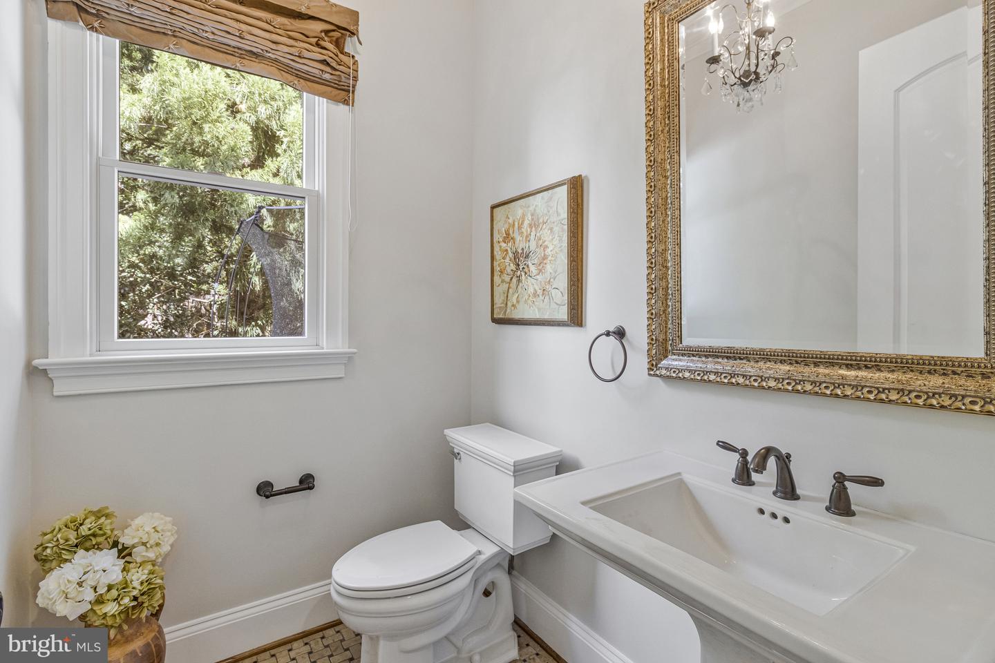 6031 CORLAND CT, MCLEAN, Virginia 22101, 5 Bedrooms Bedrooms, 11 Rooms Rooms,5 BathroomsBathrooms,Residential,For sale,6031 CORLAND CT,VAFX2258604 MLS # VAFX2258604