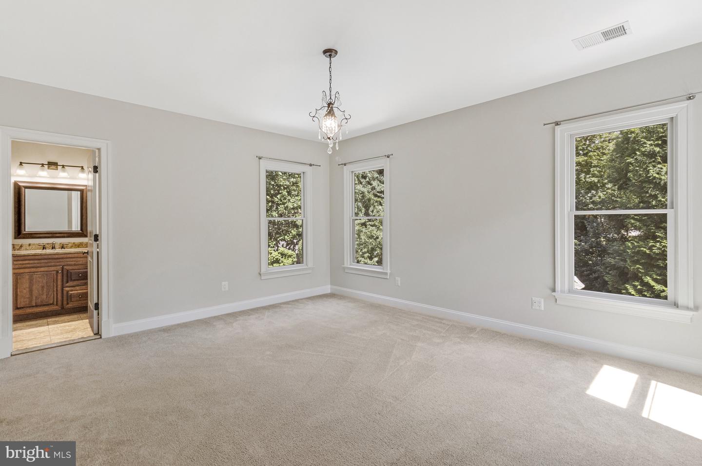 6031 CORLAND CT, MCLEAN, Virginia 22101, 5 Bedrooms Bedrooms, 11 Rooms Rooms,5 BathroomsBathrooms,Residential,For sale,6031 CORLAND CT,VAFX2258604 MLS # VAFX2258604