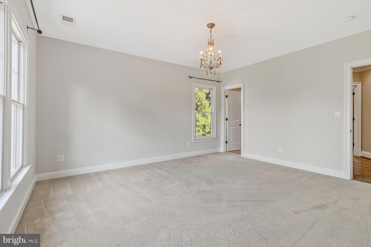 6031 CORLAND CT, MCLEAN, Virginia 22101, 5 Bedrooms Bedrooms, 11 Rooms Rooms,5 BathroomsBathrooms,Residential,For sale,6031 CORLAND CT,VAFX2258604 MLS # VAFX2258604
