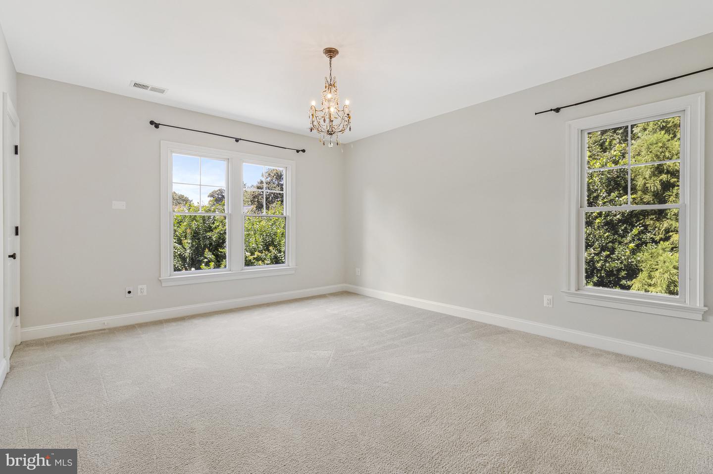 6031 CORLAND CT, MCLEAN, Virginia 22101, 5 Bedrooms Bedrooms, 11 Rooms Rooms,5 BathroomsBathrooms,Residential,For sale,6031 CORLAND CT,VAFX2258604 MLS # VAFX2258604