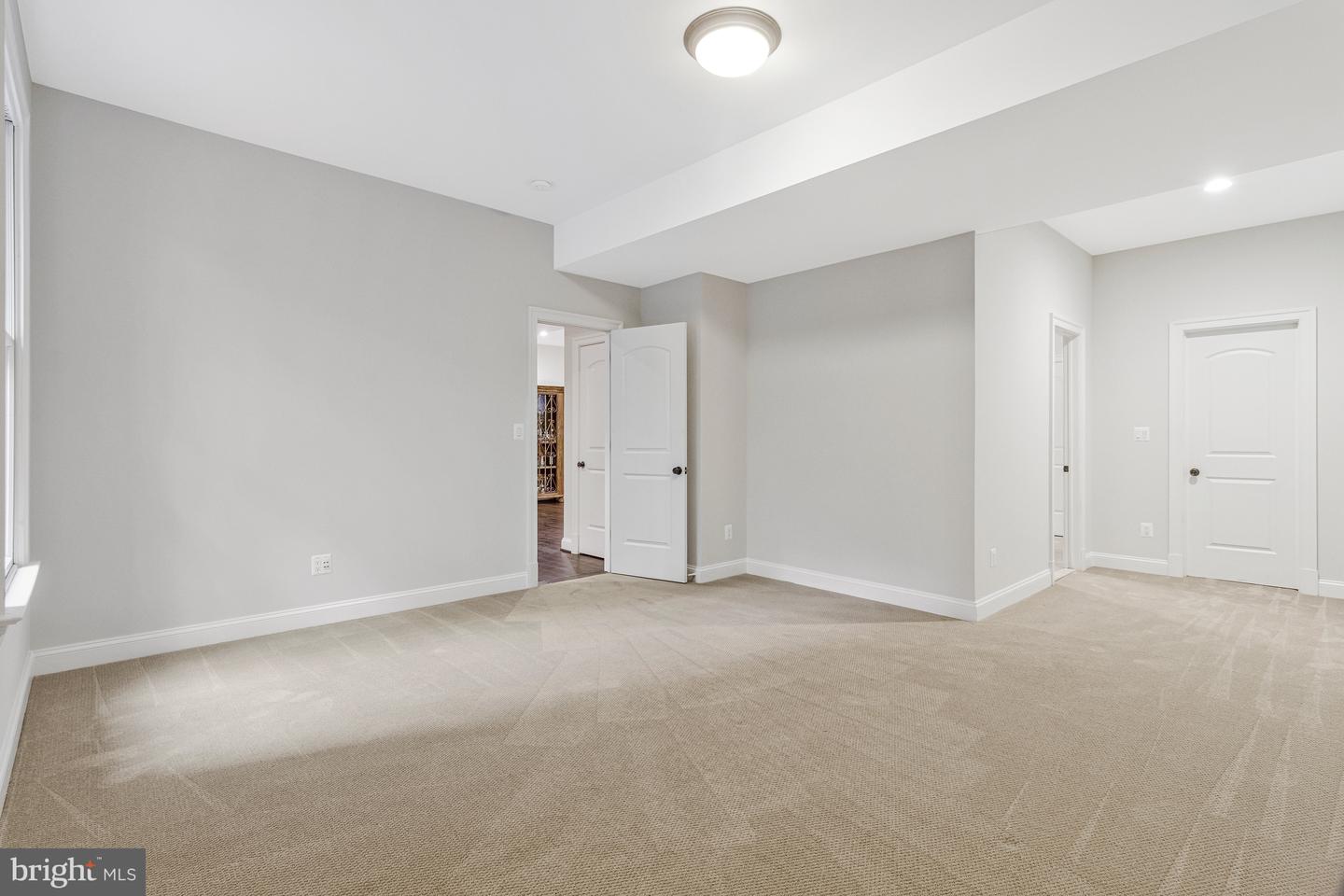 6031 CORLAND CT, MCLEAN, Virginia 22101, 5 Bedrooms Bedrooms, 11 Rooms Rooms,5 BathroomsBathrooms,Residential,For sale,6031 CORLAND CT,VAFX2258604 MLS # VAFX2258604