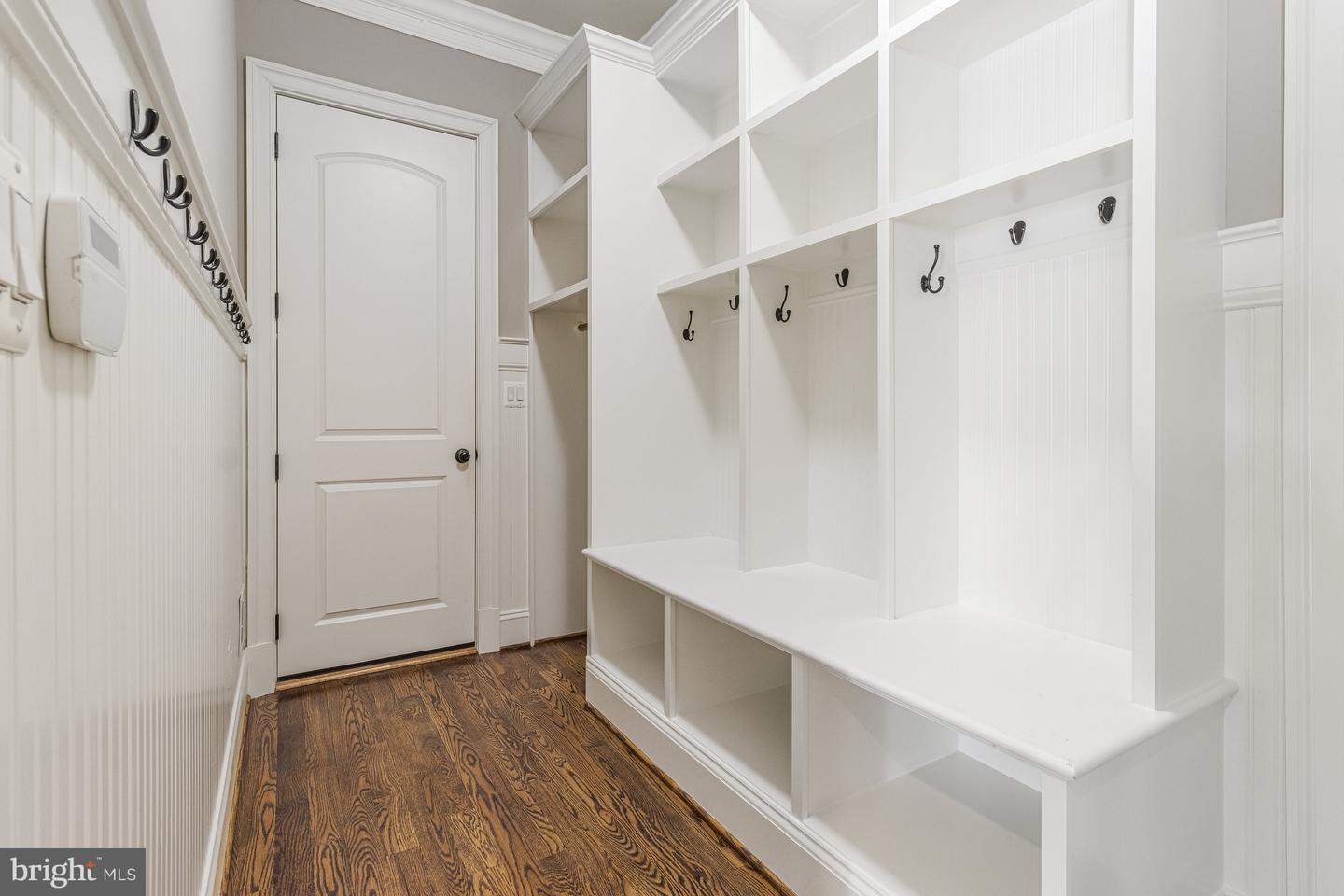6031 CORLAND CT, MCLEAN, Virginia 22101, 5 Bedrooms Bedrooms, 11 Rooms Rooms,5 BathroomsBathrooms,Residential,For sale,6031 CORLAND CT,VAFX2258604 MLS # VAFX2258604