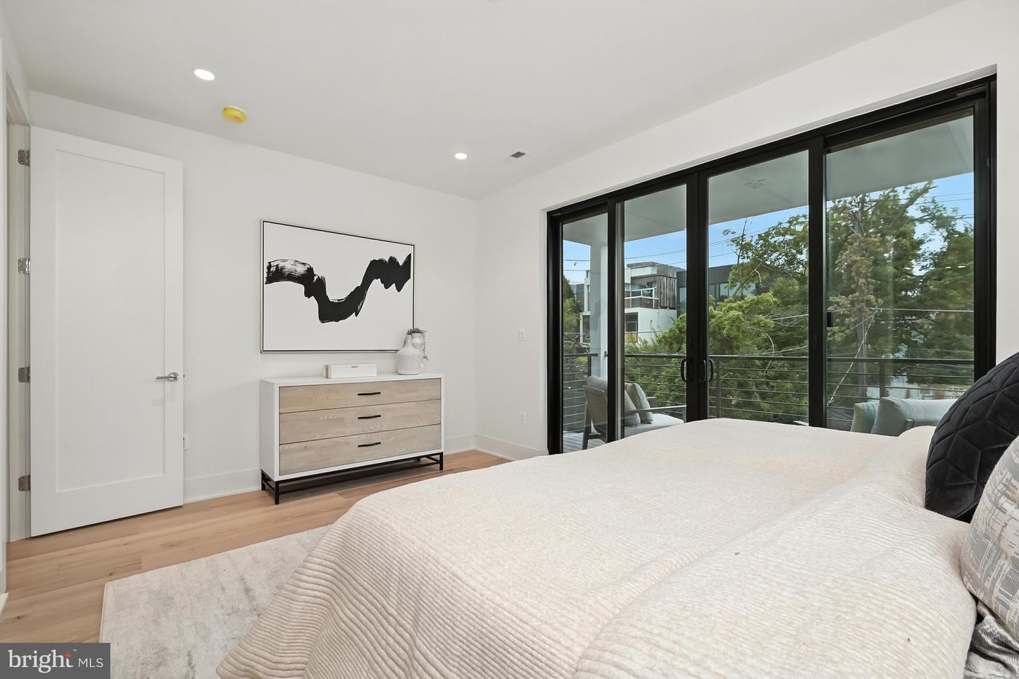 3622 S ST NW, WASHINGTON, District Of Columbia 20007, 5 Bedrooms Bedrooms, ,5 BathroomsBathrooms,Residential,For sale,3622 S ST NW,DCDC2214292 MLS # DCDC2214292