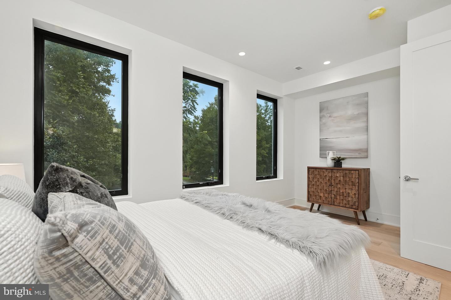 3622 S ST NW, WASHINGTON, District Of Columbia 20007, 5 Bedrooms Bedrooms, ,5 BathroomsBathrooms,Residential,For sale,3622 S ST NW,DCDC2214292 MLS # DCDC2214292
