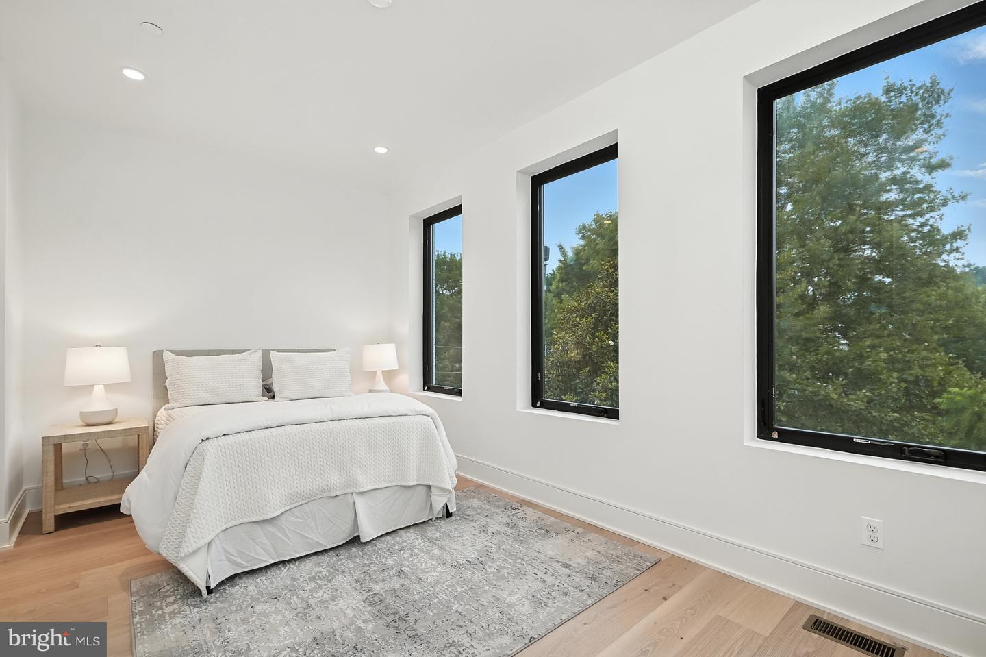3622 S ST NW, WASHINGTON, District Of Columbia 20007, 5 Bedrooms Bedrooms, ,5 BathroomsBathrooms,Residential,For sale,3622 S ST NW,DCDC2214292 MLS # DCDC2214292