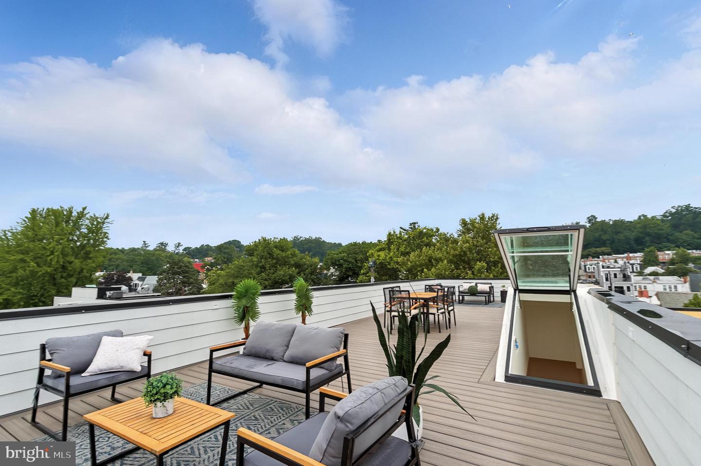 3622 S ST NW, WASHINGTON, District Of Columbia 20007, 5 Bedrooms Bedrooms, ,5 BathroomsBathrooms,Residential,For sale,3622 S ST NW,DCDC2214292 MLS # DCDC2214292