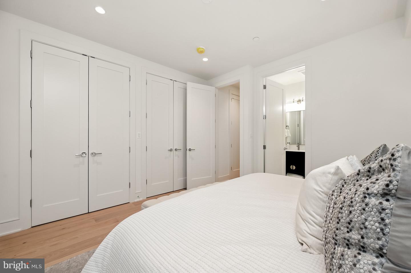 3622 S ST NW, WASHINGTON, District Of Columbia 20007, 5 Bedrooms Bedrooms, ,5 BathroomsBathrooms,Residential,For sale,3622 S ST NW,DCDC2214292 MLS # DCDC2214292