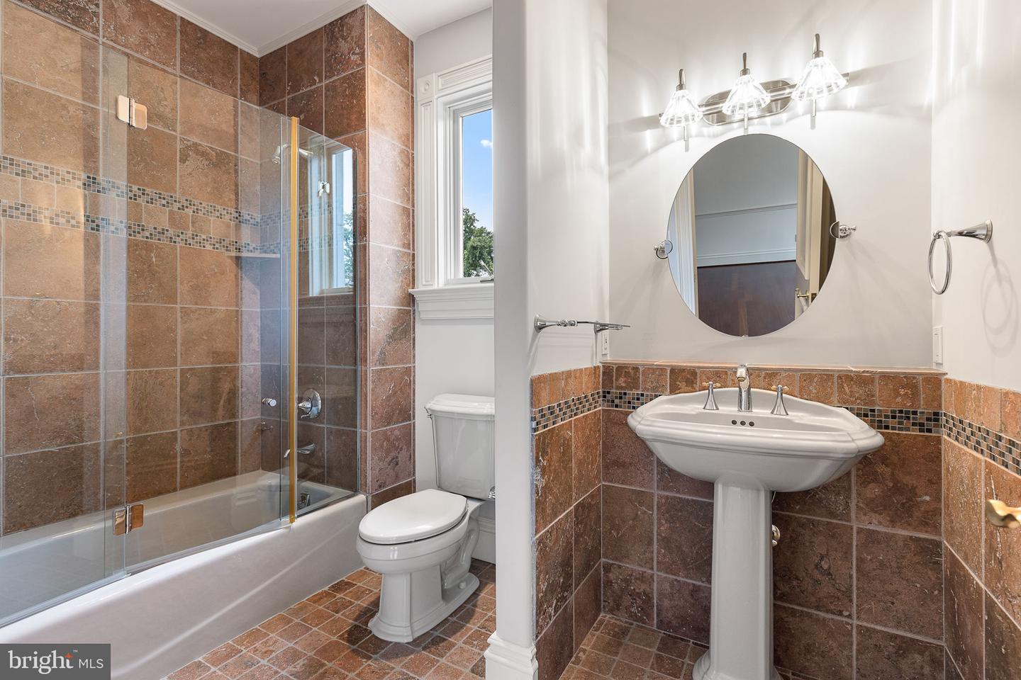 11195 GUNSTON, LORTON, Virginia 22079, 7 Bedrooms Bedrooms, ,7 BathroomsBathrooms,Residential,For sale,11195 GUNSTON,VAFX2260740 MLS # VAFX2260740