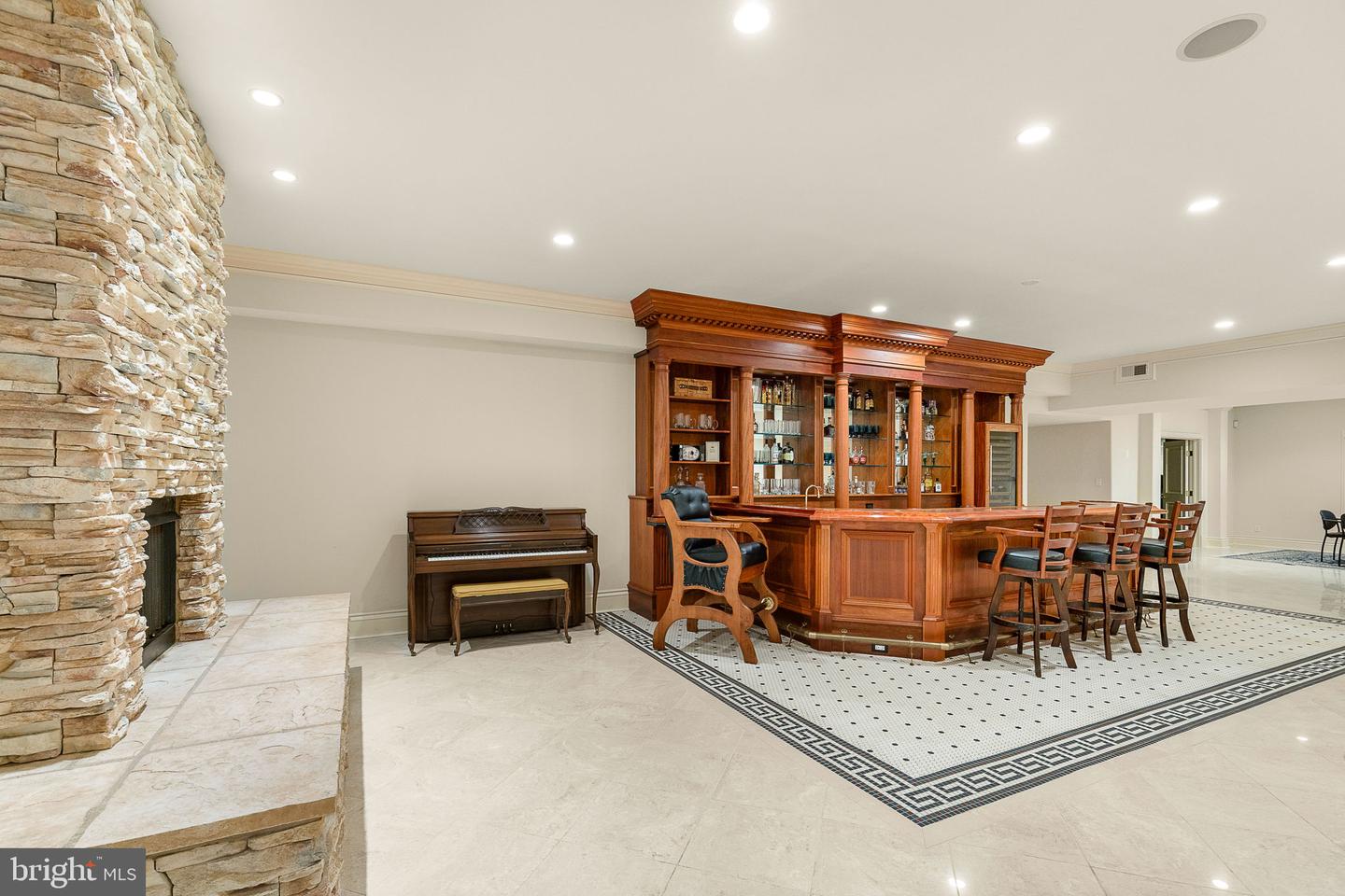 11195 GUNSTON, LORTON, Virginia 22079, 7 Bedrooms Bedrooms, ,7 BathroomsBathrooms,Residential,For sale,11195 GUNSTON,VAFX2260740 MLS # VAFX2260740