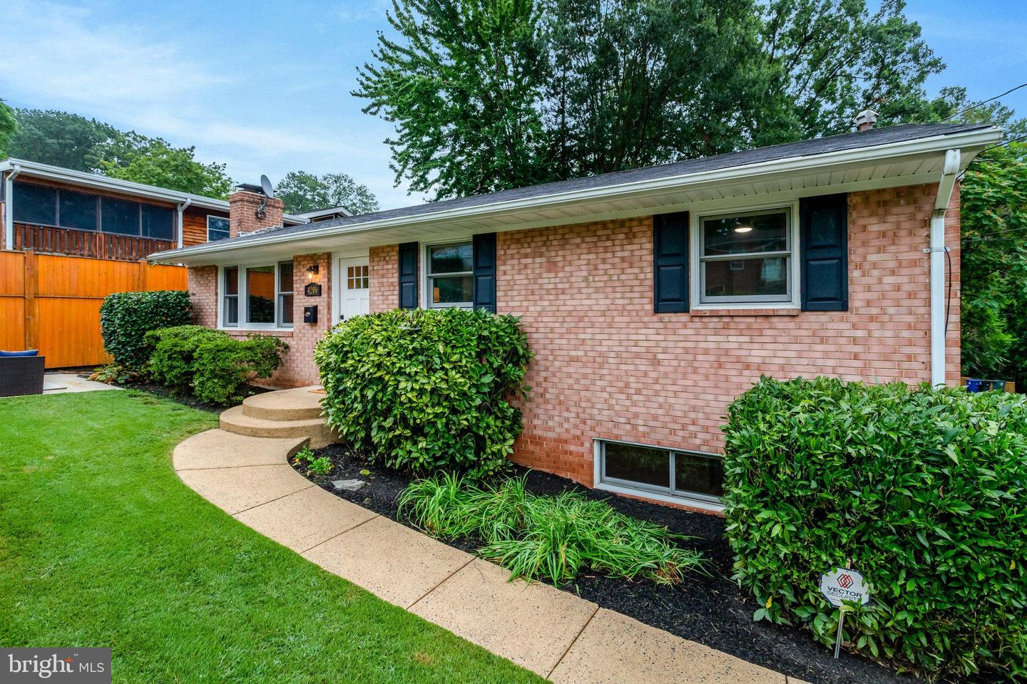 4206 16TH RD S, ARLINGTON, Virginia 22204, 4 Bedrooms Bedrooms, ,3 BathroomsBathrooms,Residential,For sale,4206 16TH RD S,VAAR2062228 MLS # VAAR2062228