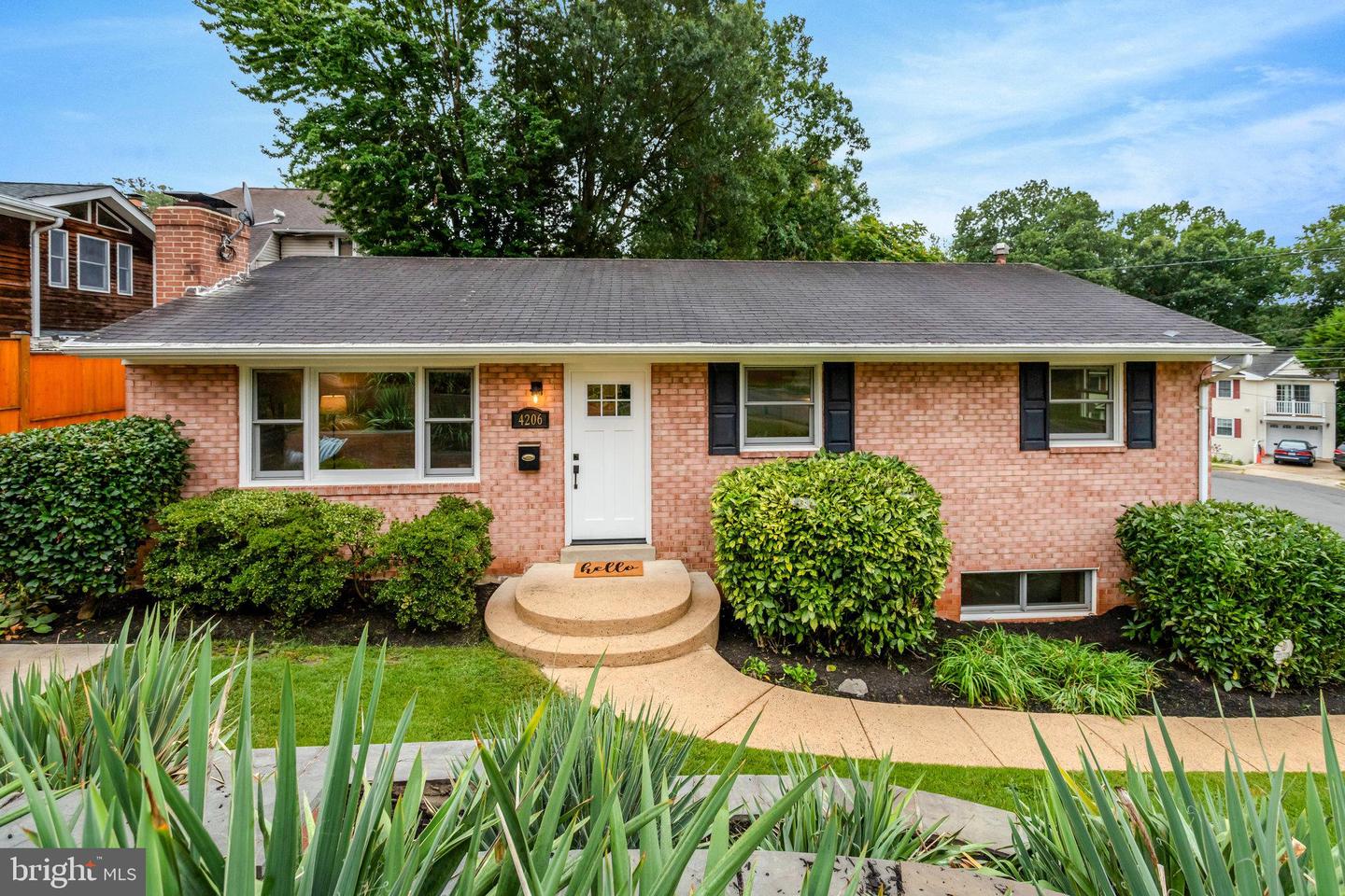 4206 16TH RD S, ARLINGTON, Virginia 22204, 4 Bedrooms Bedrooms, ,3 BathroomsBathrooms,Residential,For sale,4206 16TH RD S,VAAR2062228 MLS # VAAR2062228